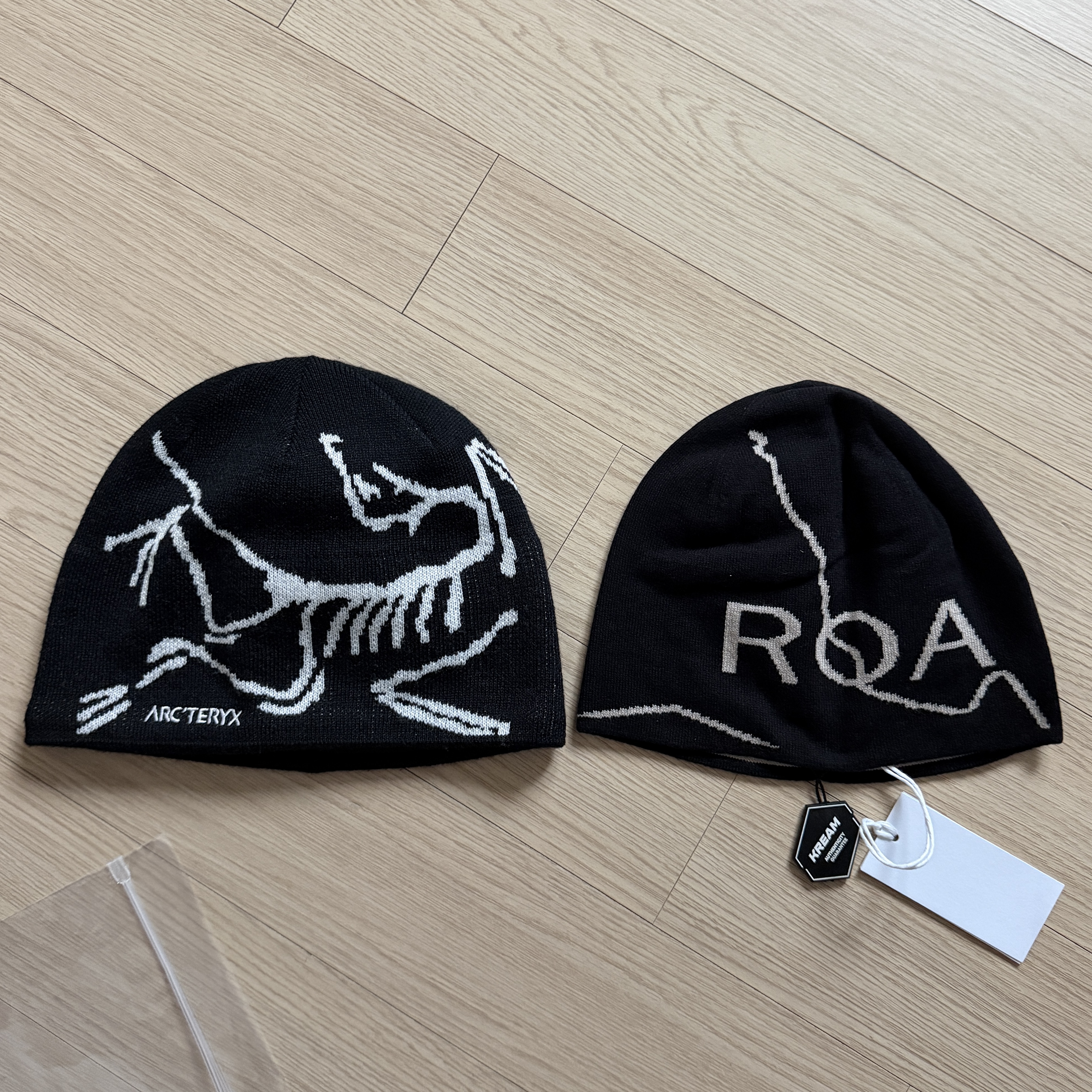 Roa Hiking Logo Beanie Black 착용 스타일