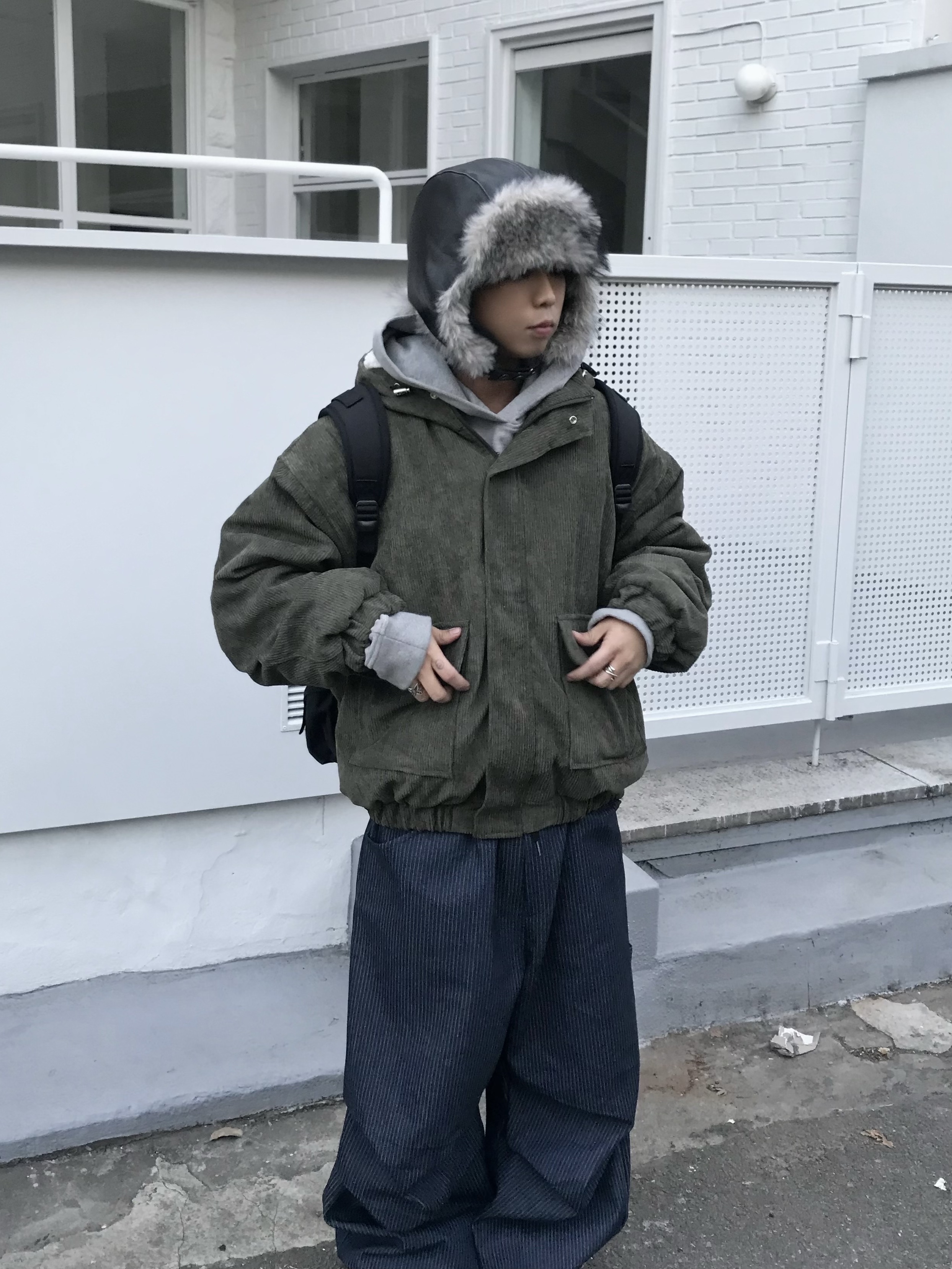 Oakley Icon RC Backpack Blackout, Nike Air Force 1 '07 WB Flax 착용 스타일 - 5