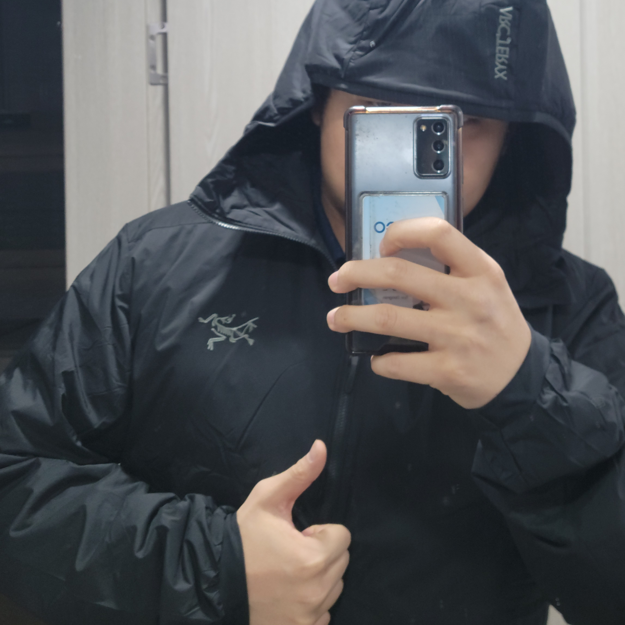 Arc'teryx Atom Hoody Black 착용 스타일