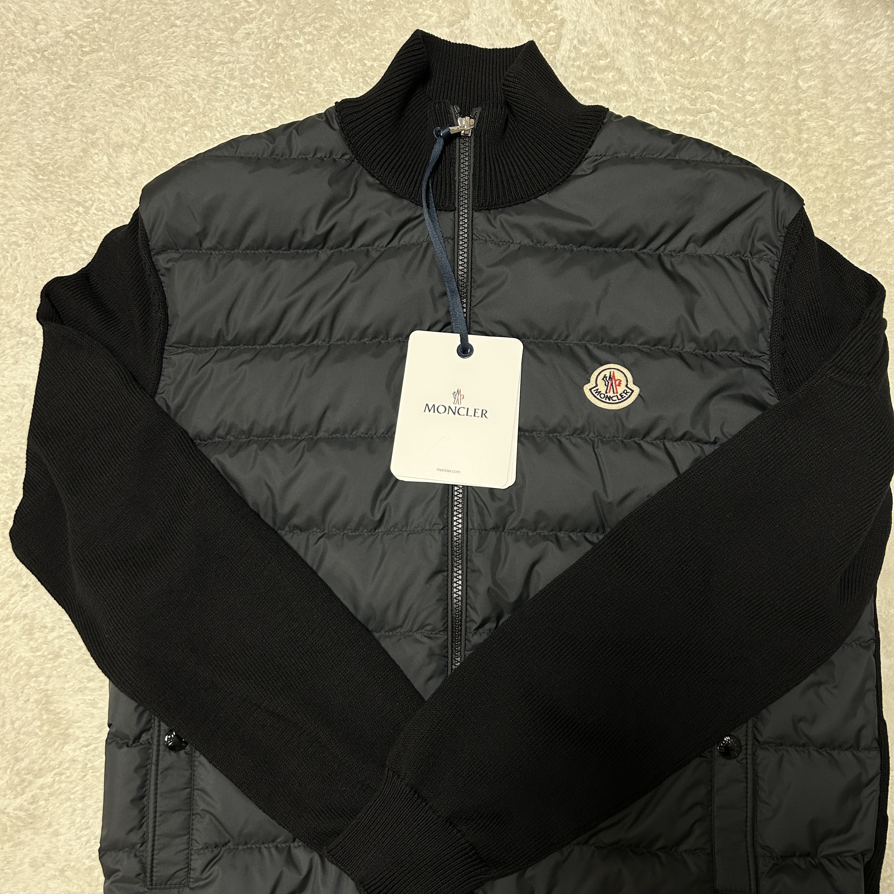 Moncler Padded Zip-Up Cotton Cardigan Black - 26SS 착용 스타일 - 2