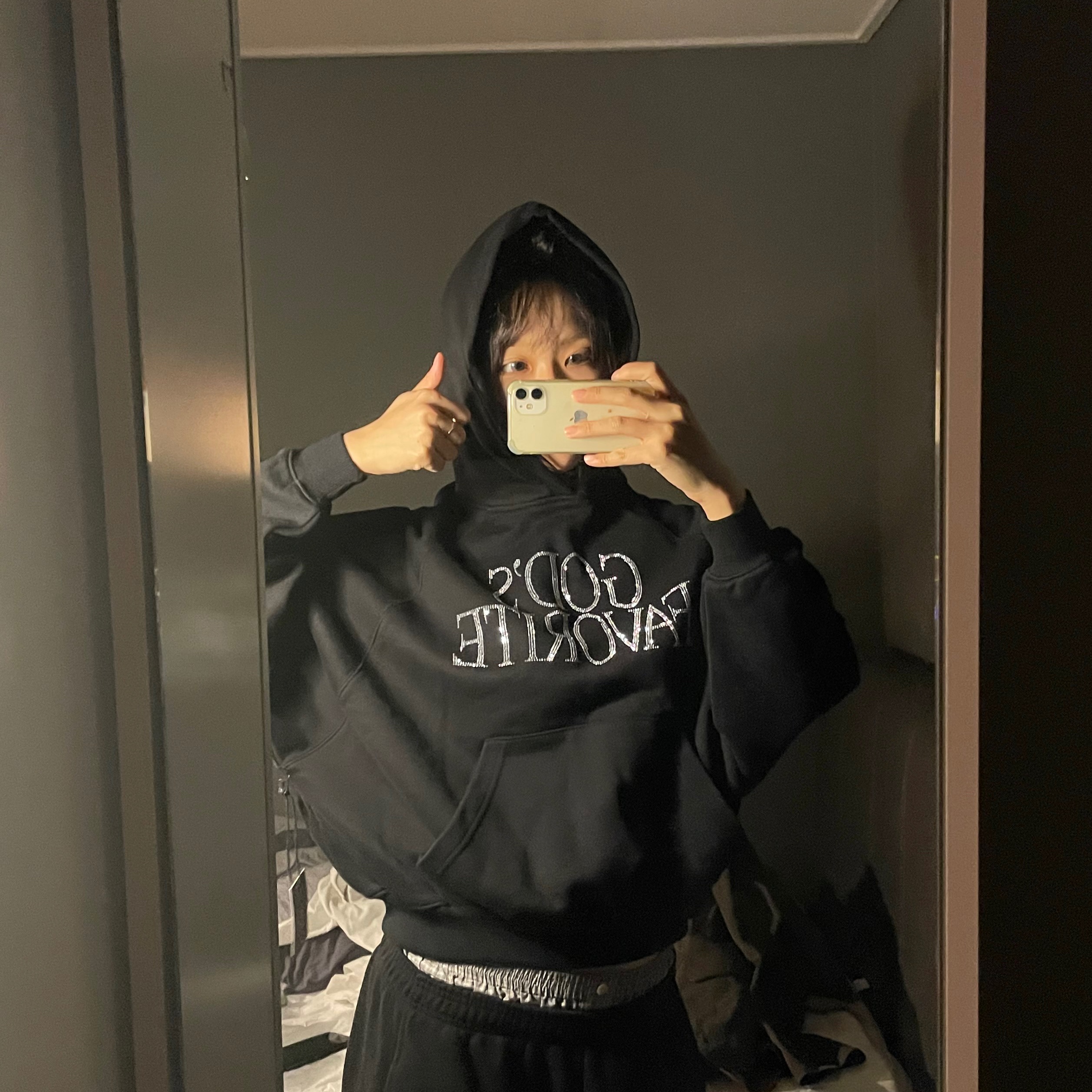 Praying Gods Favorite Rhinestone Hoodie Black, Praying Gods Favorite Hoodie Grey 착용 스타일 - 3