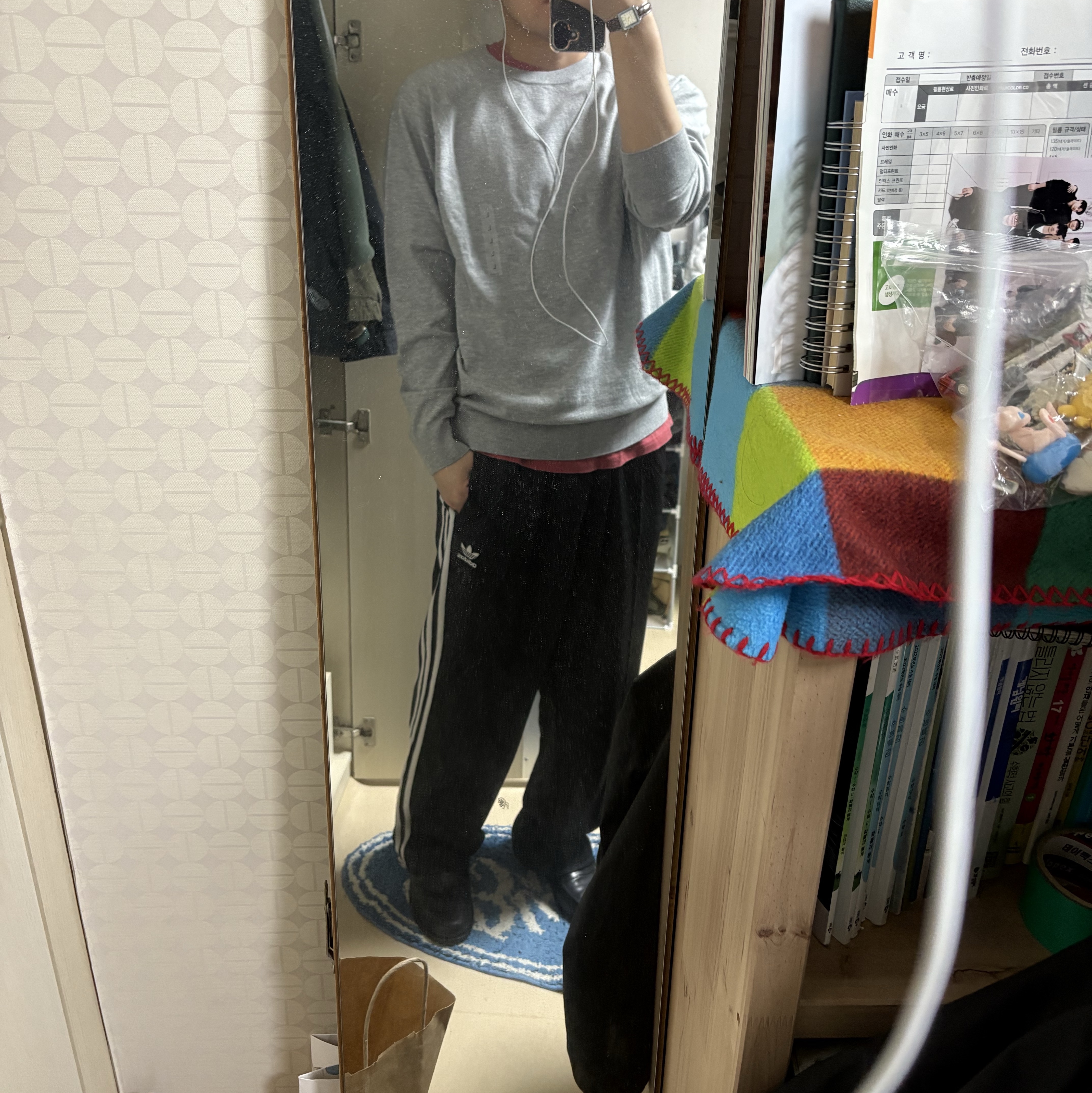 Adidas Adicolor Baggy Fit Firebird Track Pants Black - KR Sizing 착용 스타일 - 1