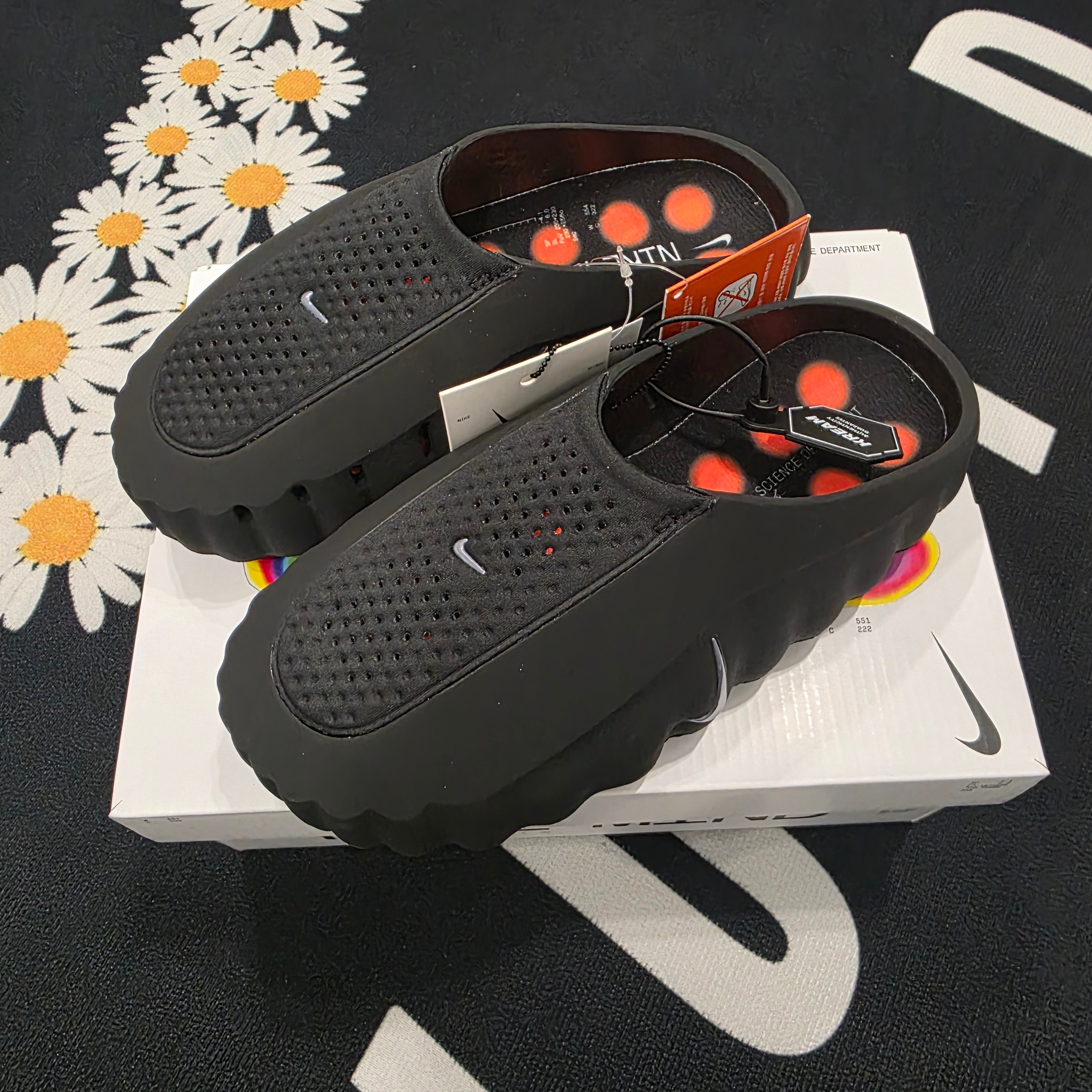 Nike Mind 001 Black Chrome 착용 스타일 - 2