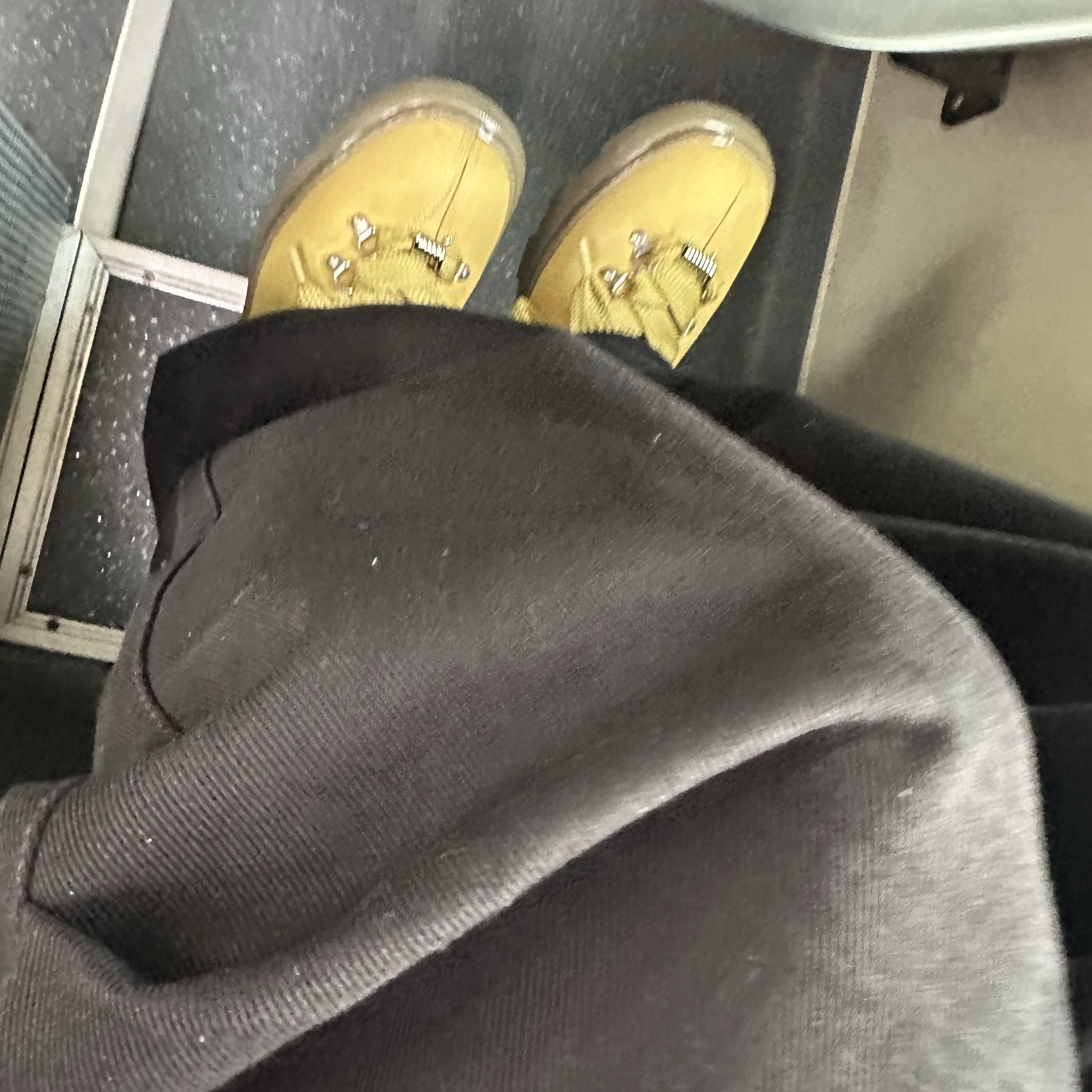Burberry Trek Boots Manilla 착용 스타일 - 3