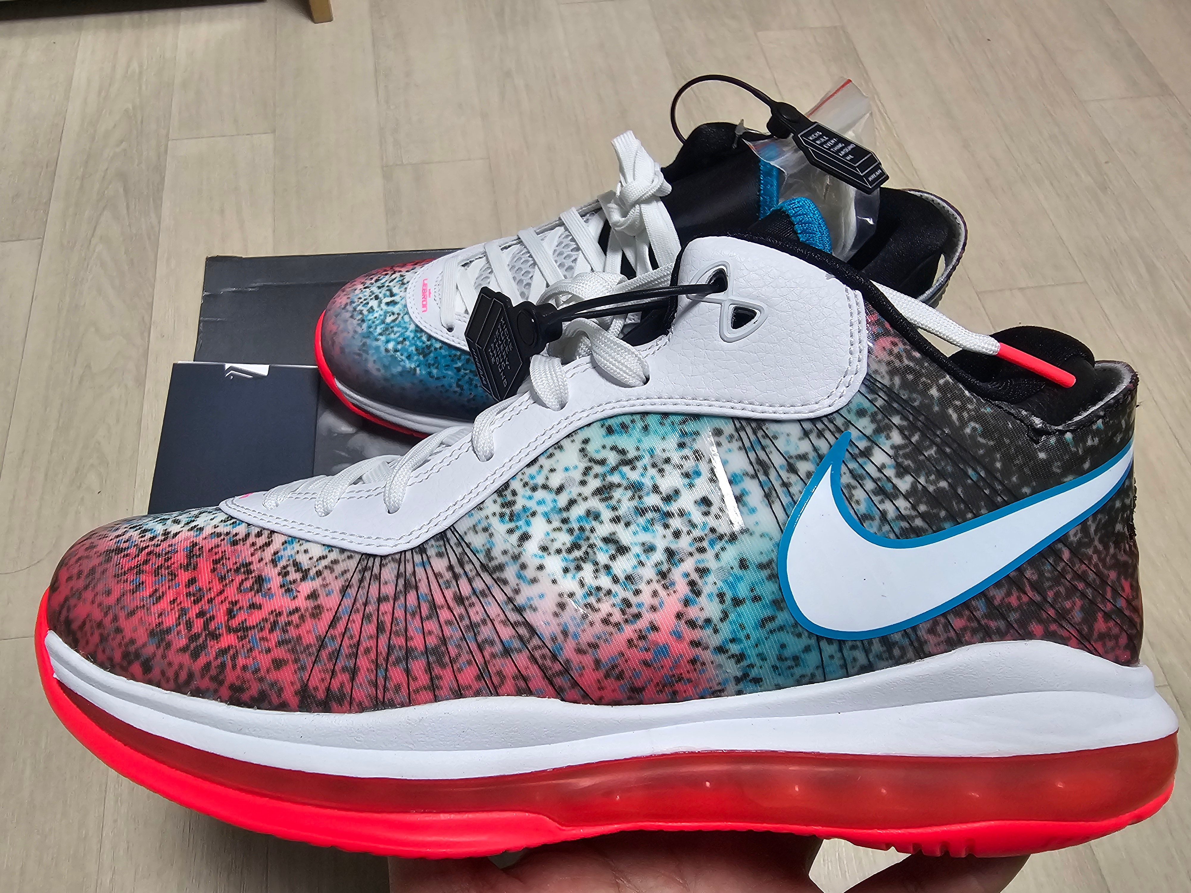 Nike LeBron 8 V/2 Low Miami Nights 2021 착용 스타일
