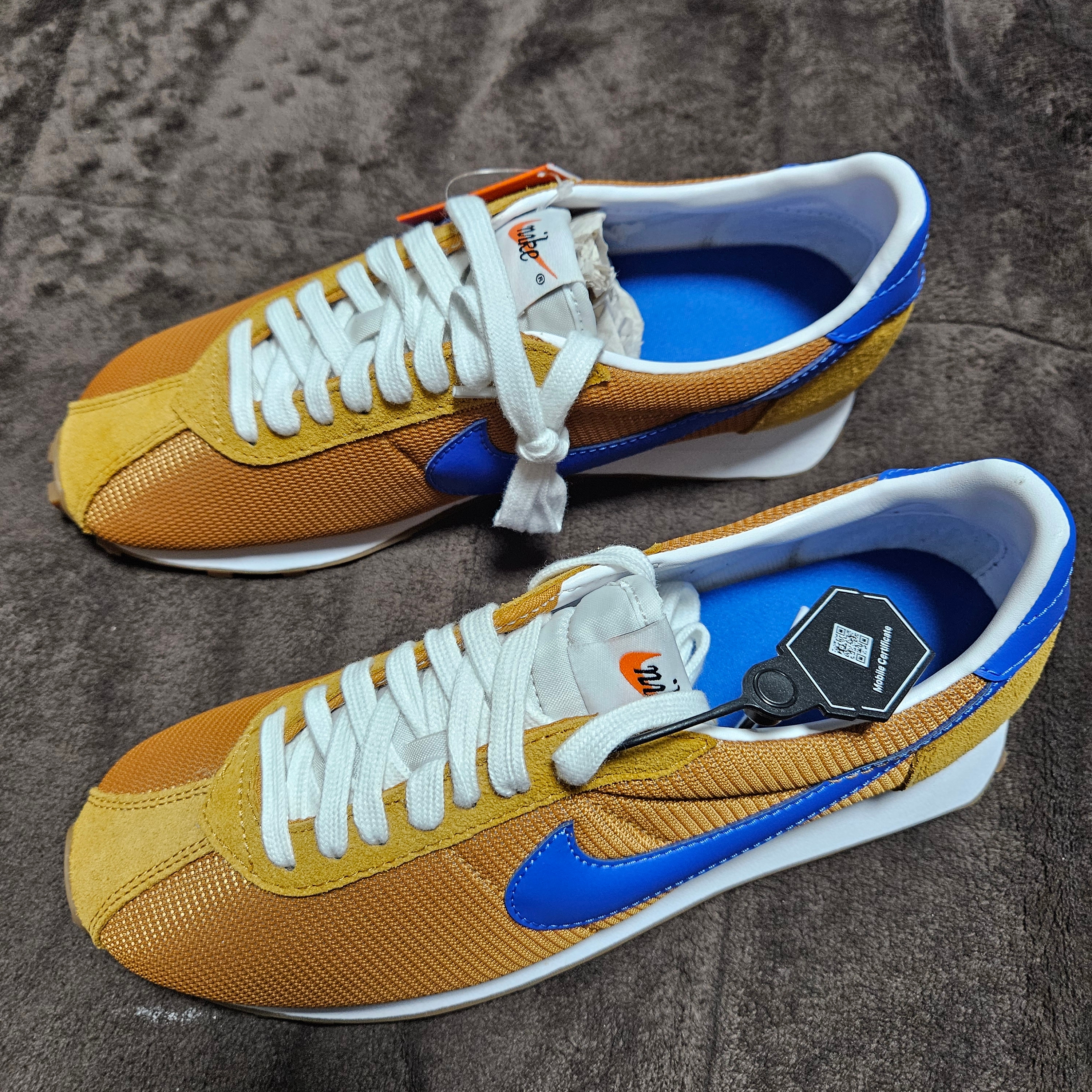 (W) Nike LD-1000 Desert Ochre White 착용 스타일 - 2