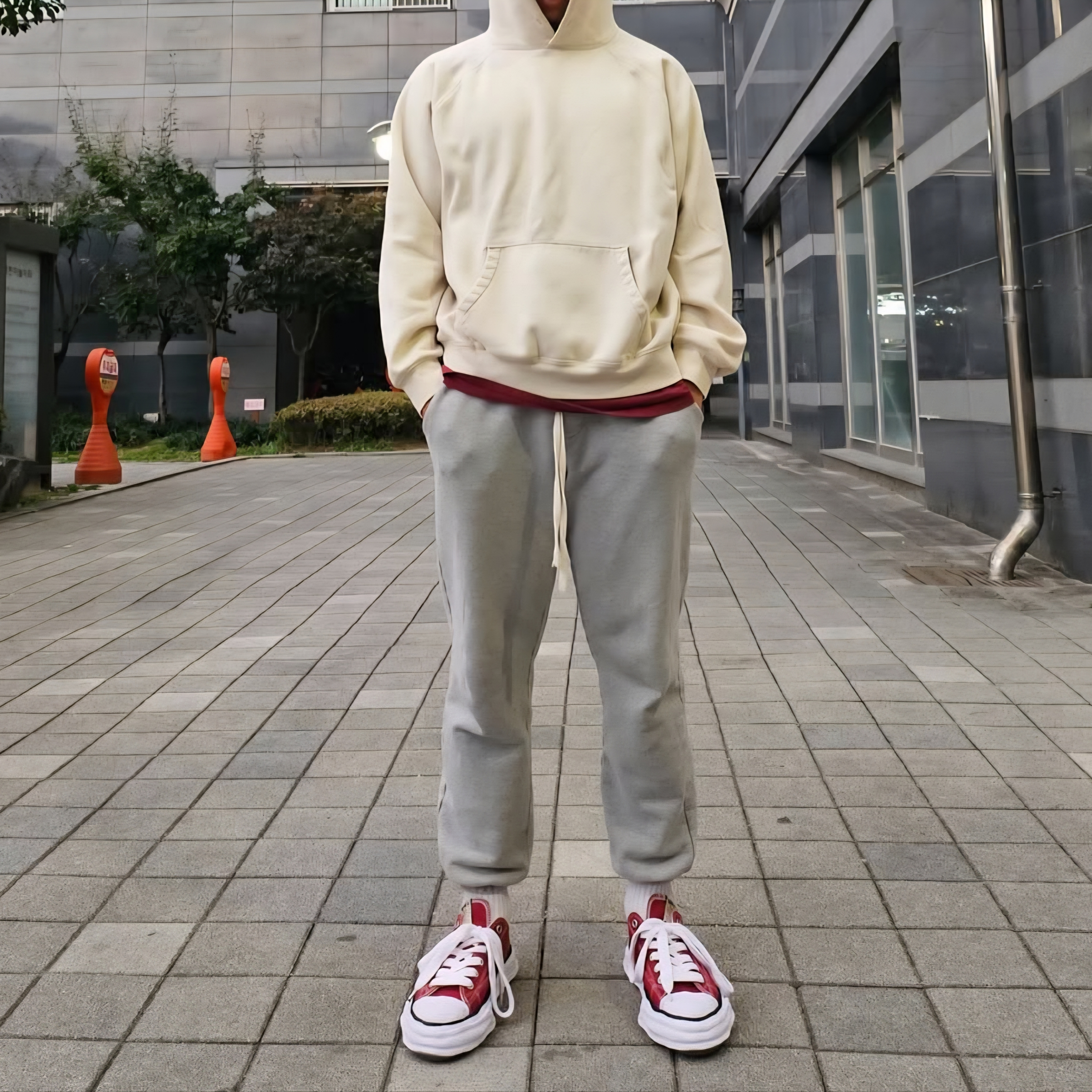 Maison Mihara Yasuhiro Peterson23 OG Sole Canvas Low-top Sneakers Bordeaux, Essentials Pull-Over Hoodie Cream - 21SS 착용 스타일
