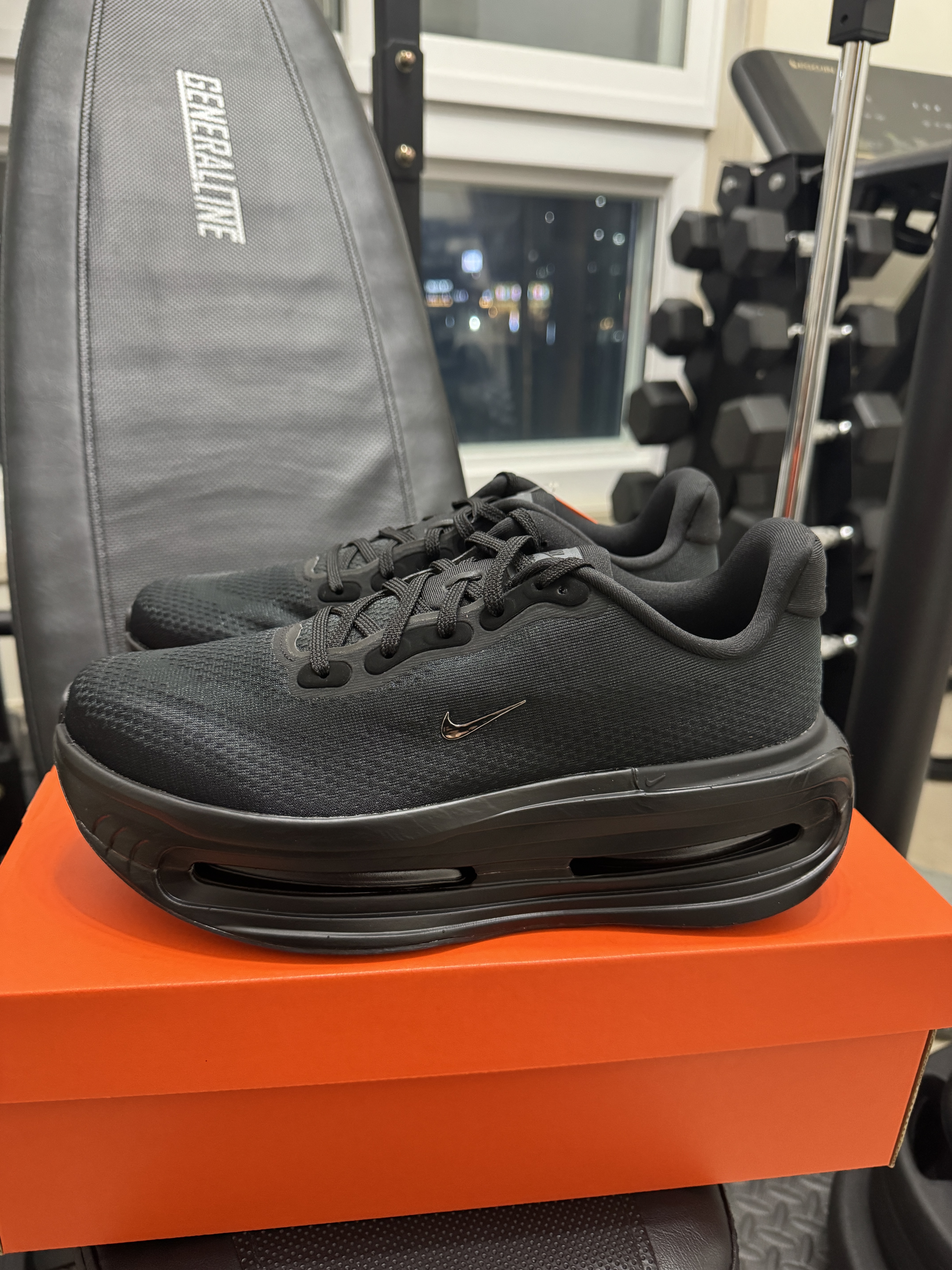 Nike Vomero Black White 착용 스타일 - 3