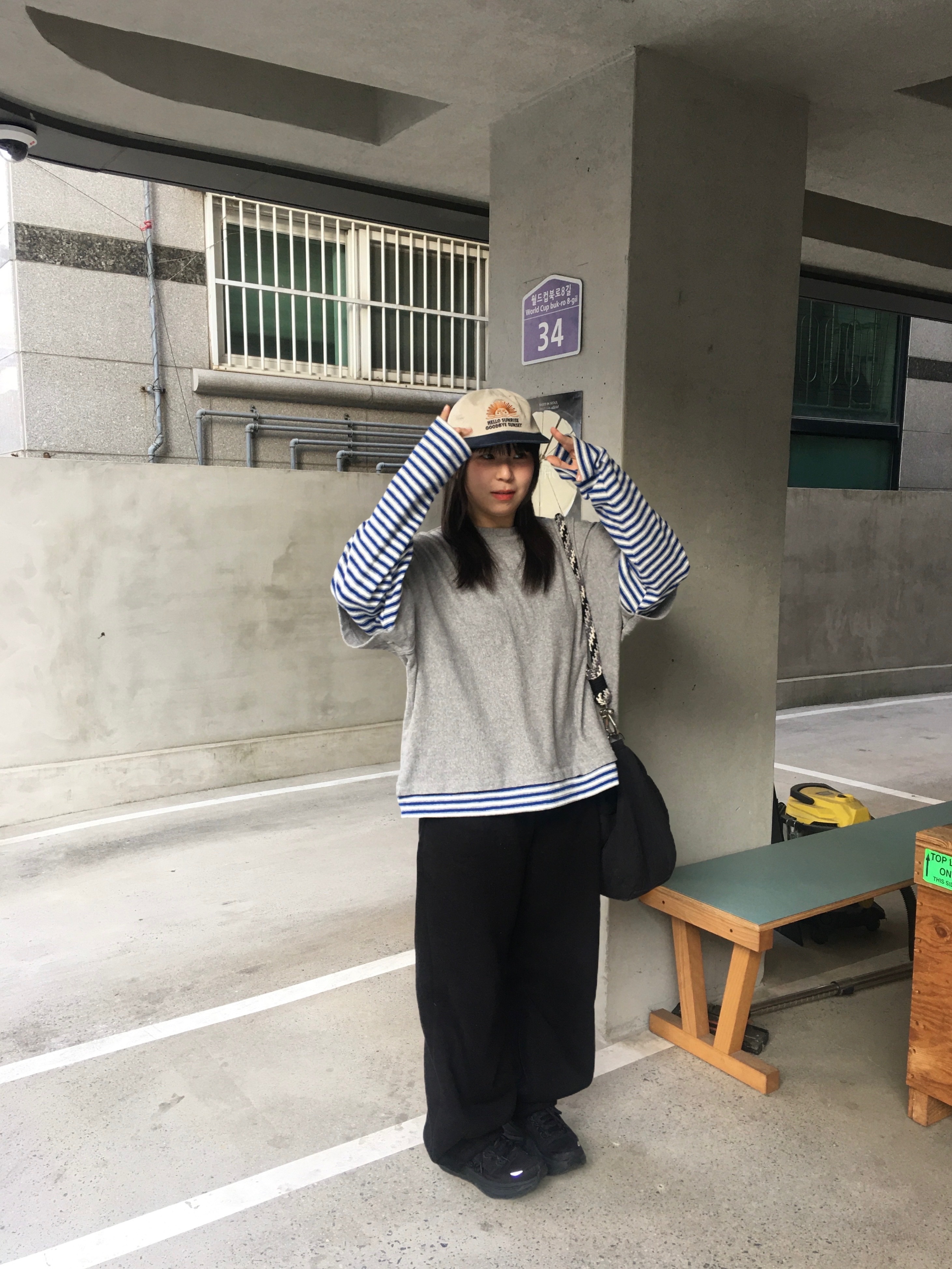 Nonnod Terry Layered T-shirts Grey 착용 스타일 - 1