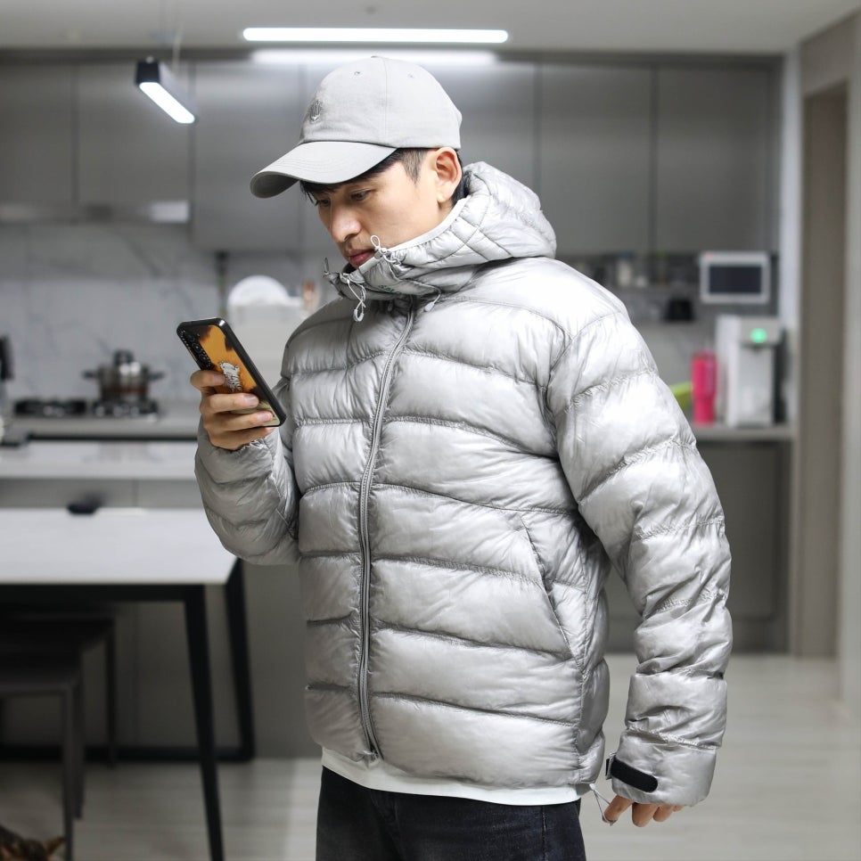 Salomon UNI Cross Insulation Jacket Light Grey 착용 스타일