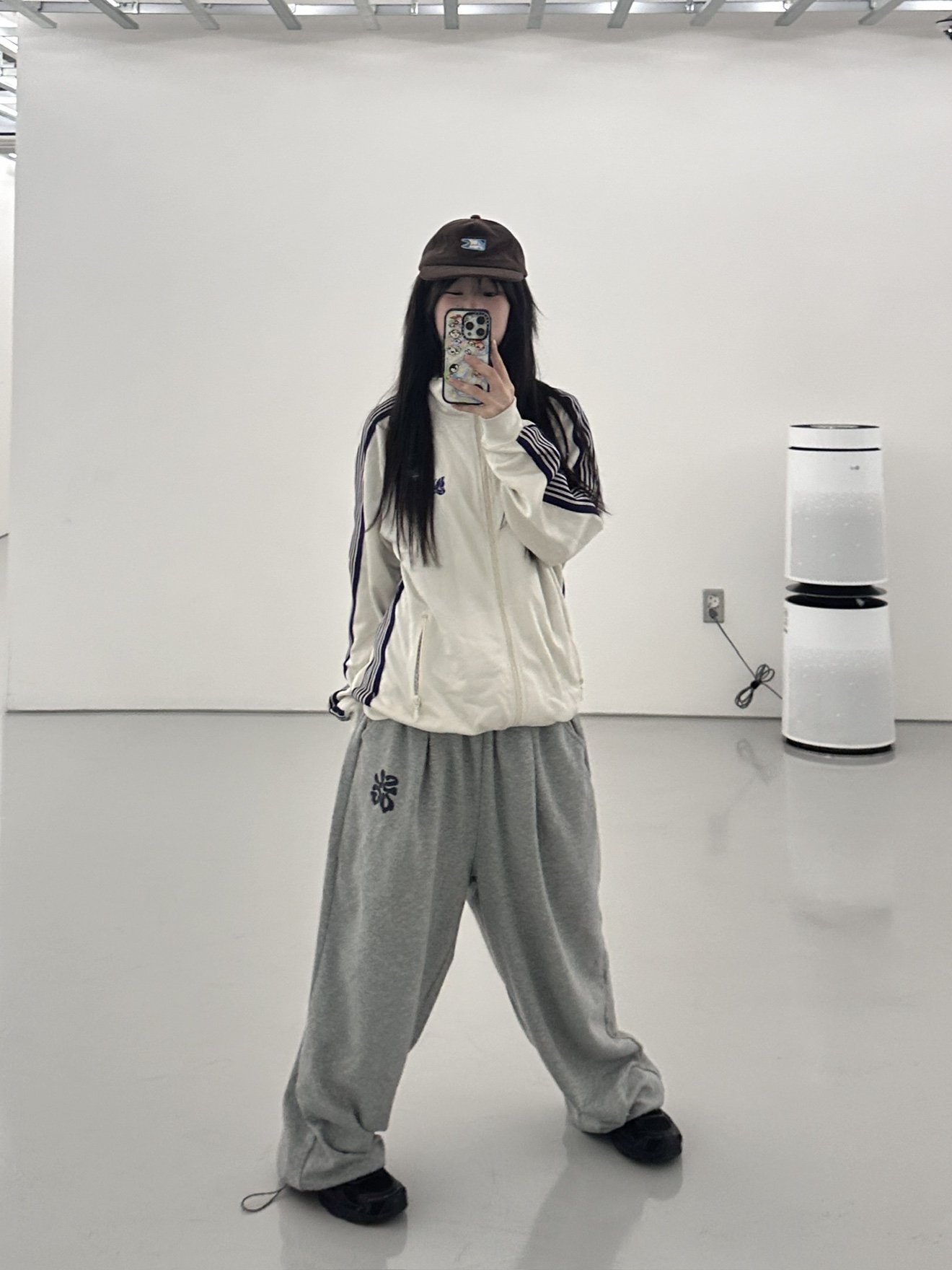 Needles Track Jacket Poly Smooth Ice White 착용 스타일