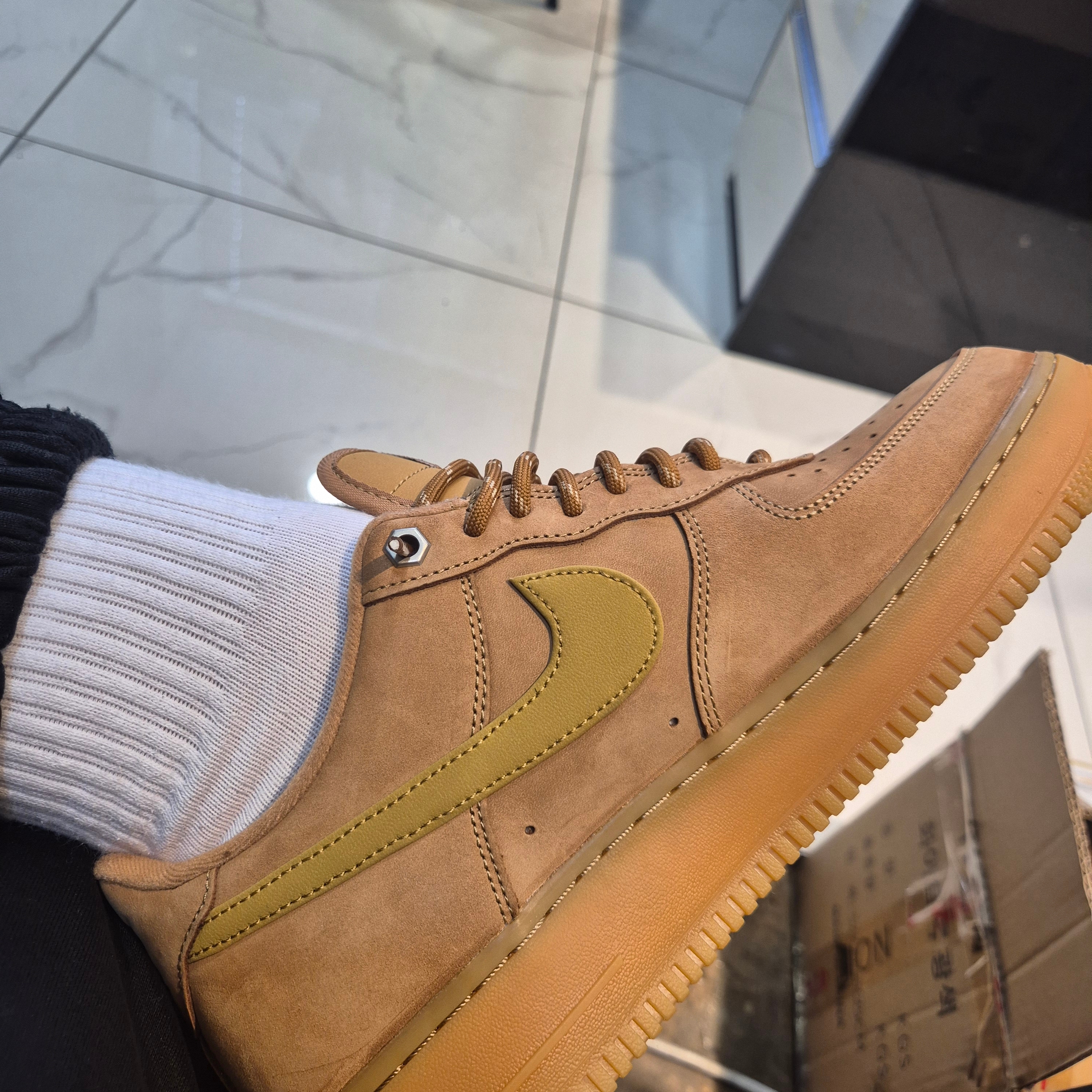 Nike Air Force 1 '07 WB Flax 착용 스타일 - 1