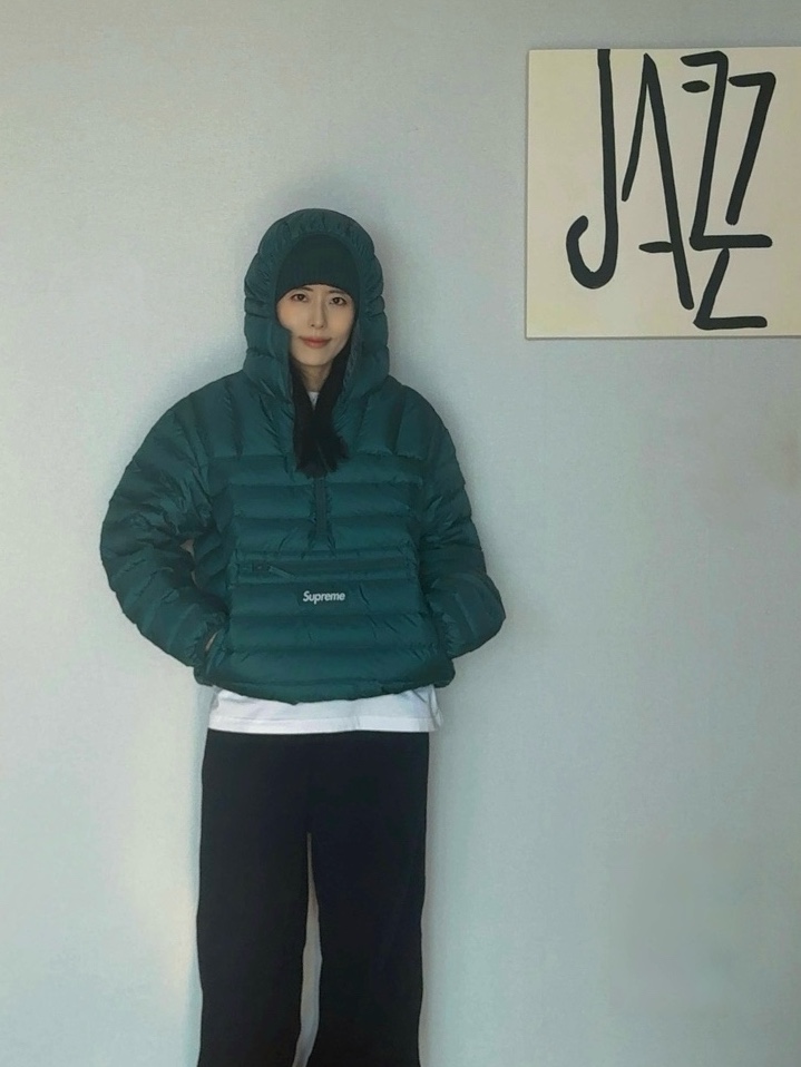 Supreme Micro Down Half Zip Hooded Pullover Dark Green - 25FW, Uniqlo x Needles Fleece Wide Pants Black - KR 착용 스타일 - 2