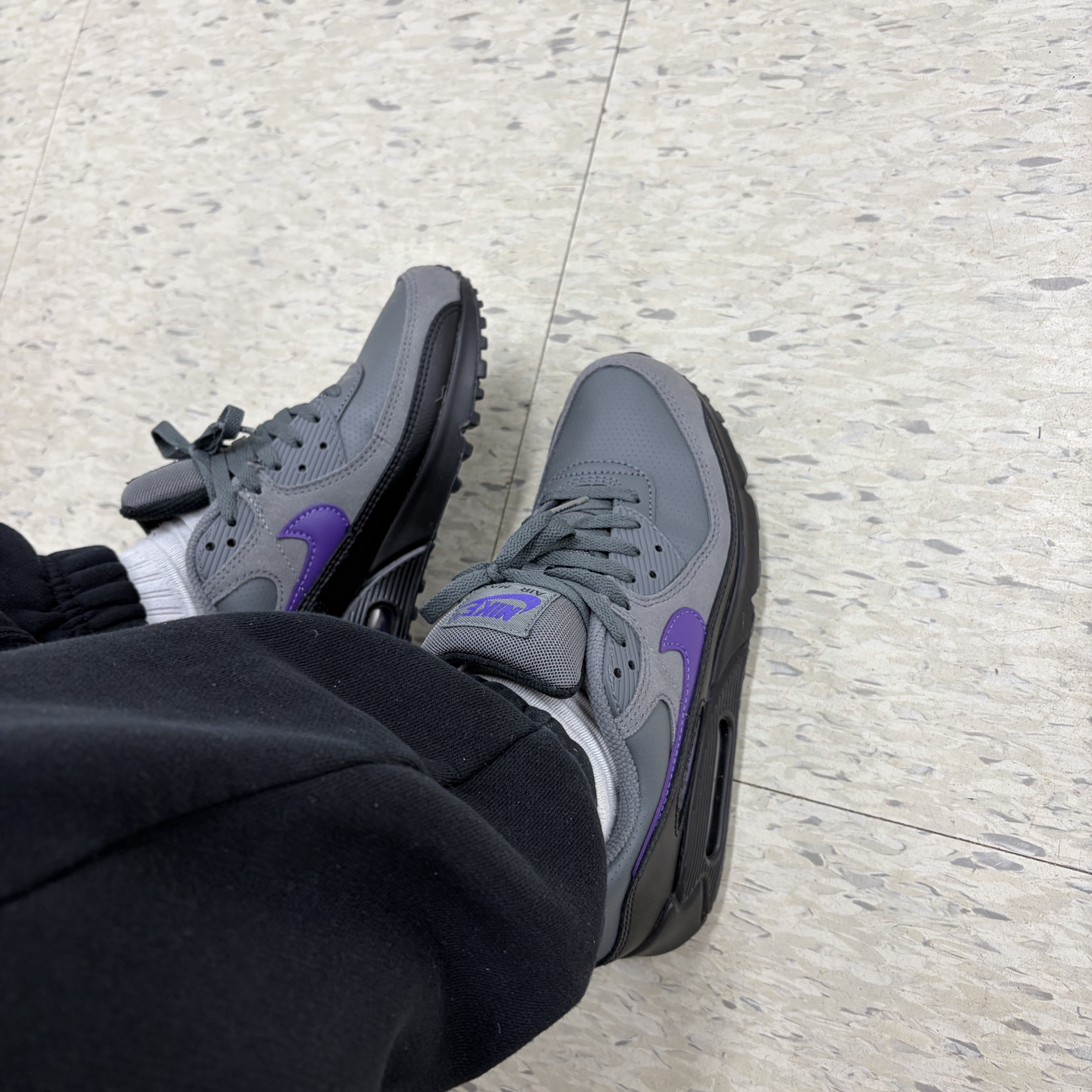 Nike Air Max 90 Iron Grey Wild Grape 착용 스타일 - 2