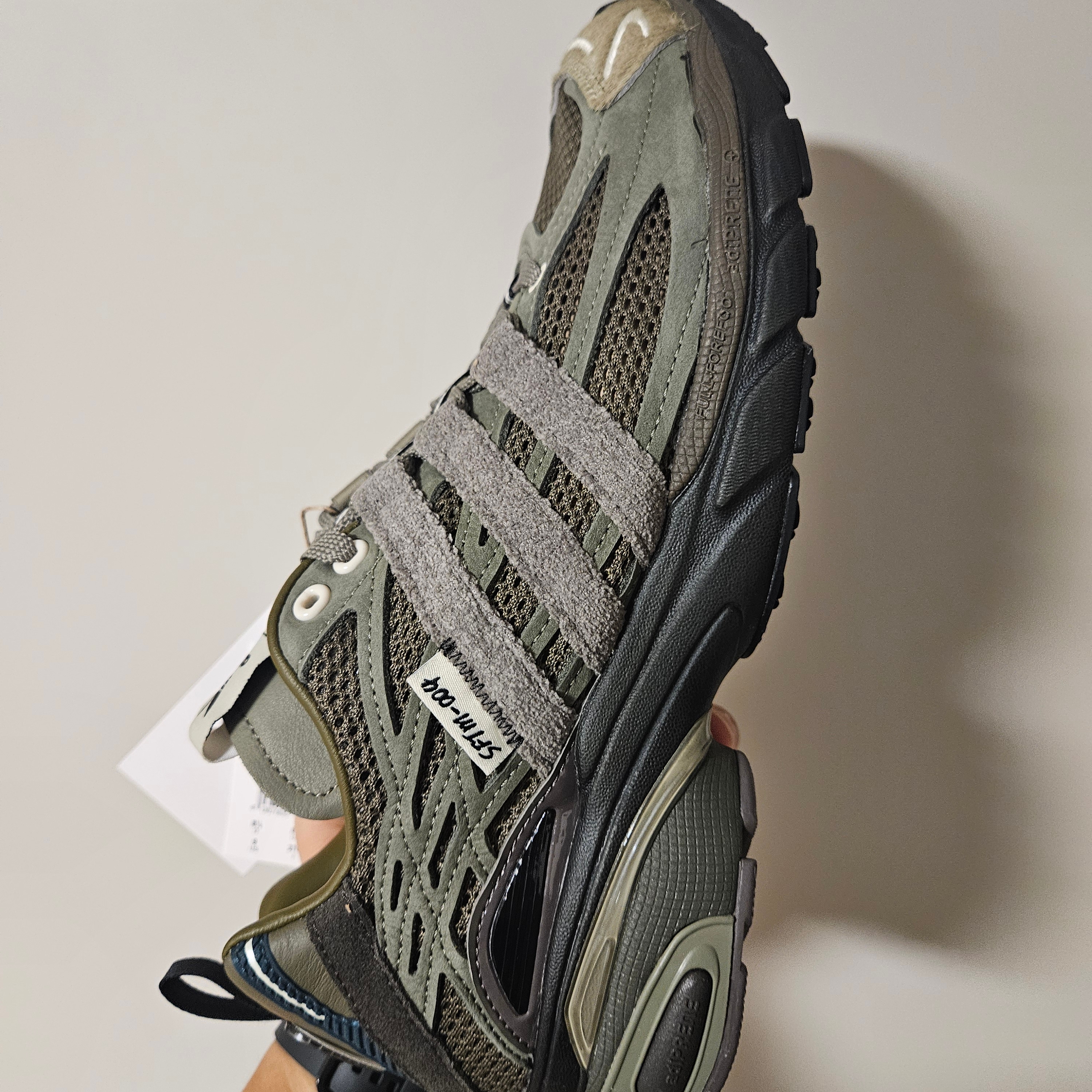 Adidas x Song for the Mute Adistar Cushion Branch Shadow Green 착용 스타일