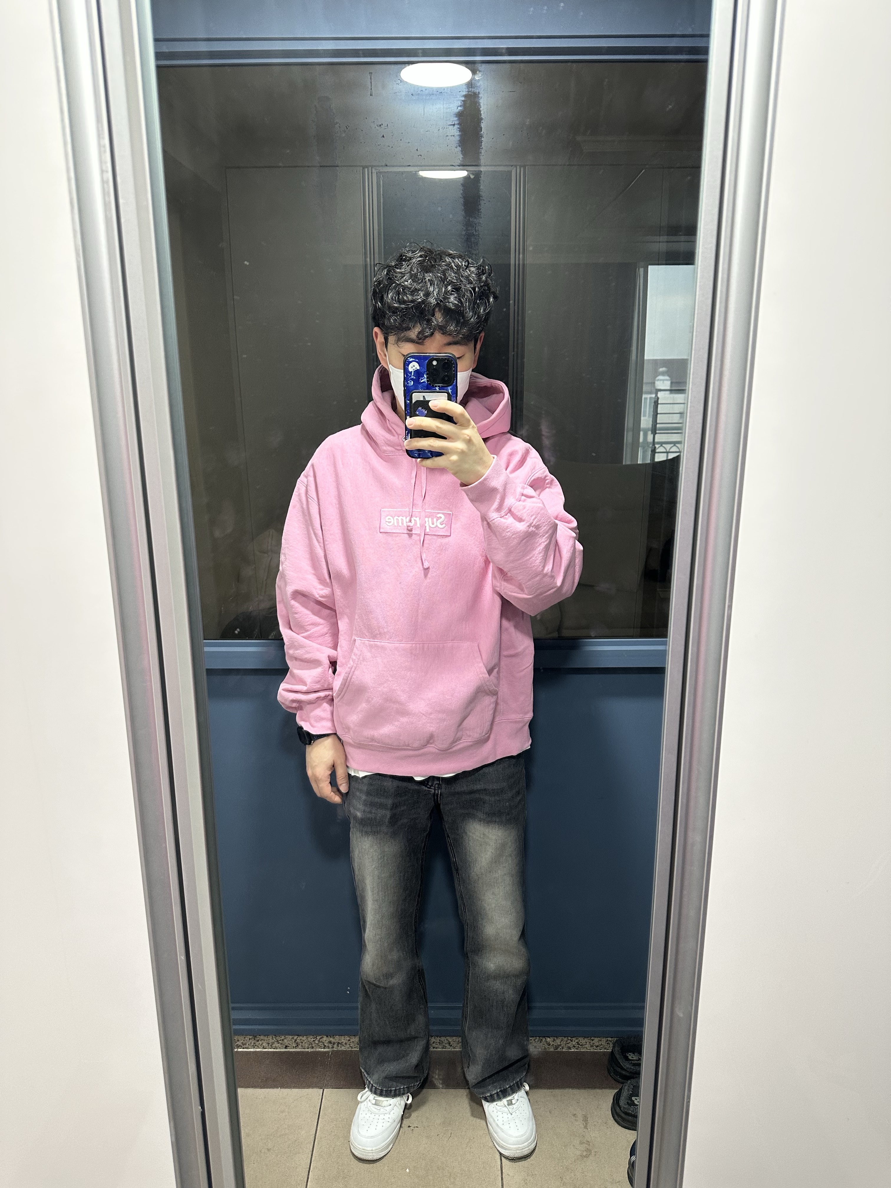 Supreme Box Logo Hooded Sweatshirt Dusty Pink - 24FW, Nike x Supreme Air Force 1 Low White 착용 스타일