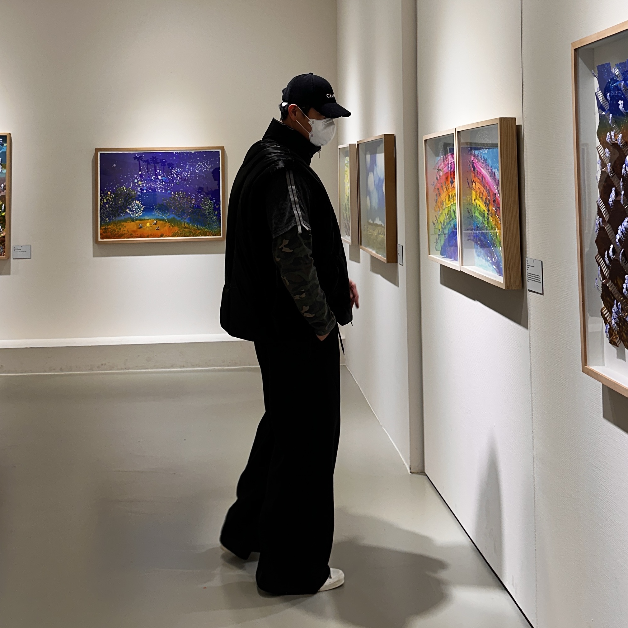 Dior B23 High Dior Oblique White & Black, Celine Baseball Cap in Cotton Black 착용 스타일 - 1