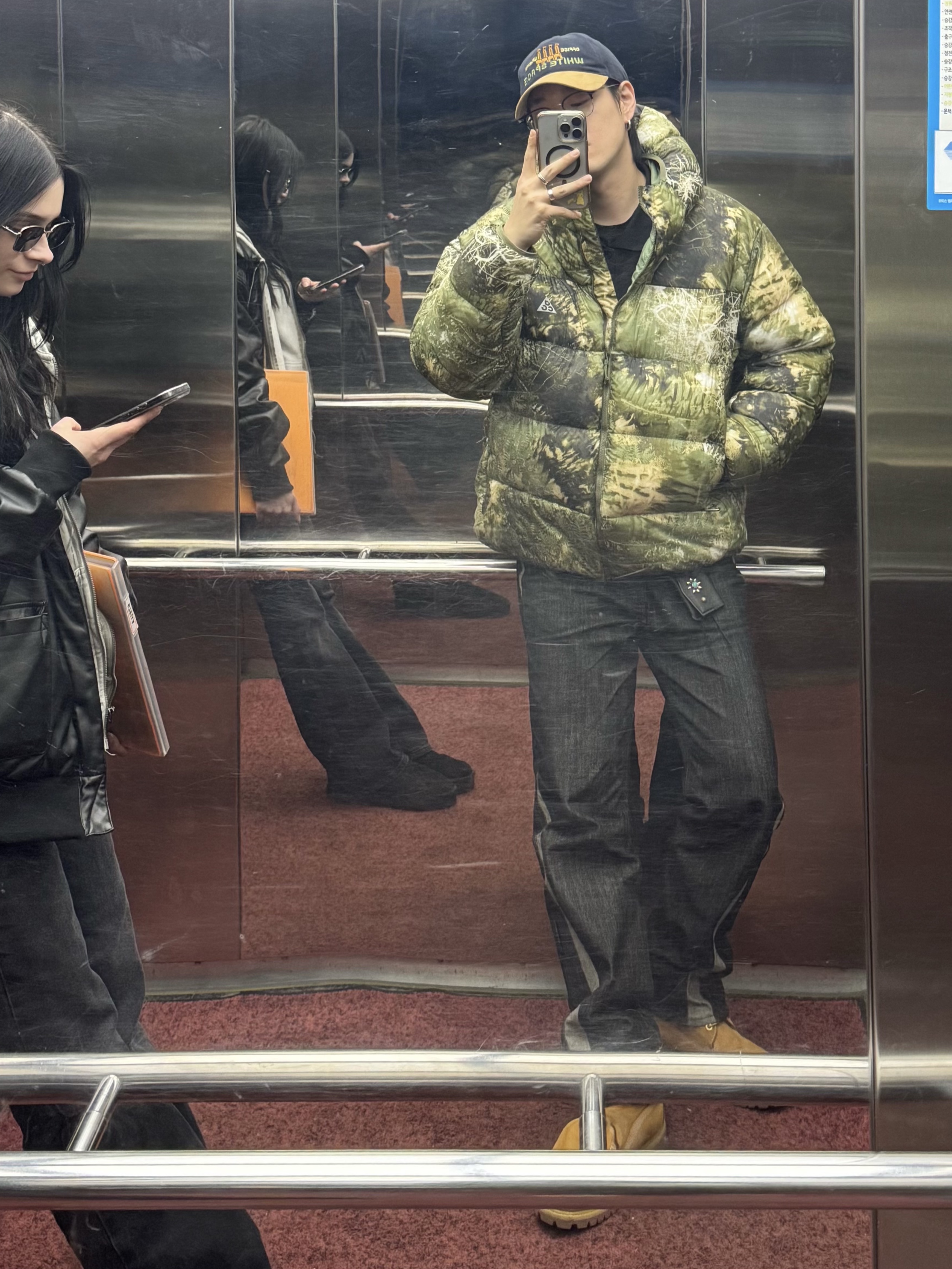 Timberland Premium 6 inch Waterproof Boot Wheat Nubuck - Wide, Nike ACG Therma-Fit ADV Lunar Lake Puffer Loose Hooded Jacket Oil Green Medium Olive - Asia 착용 스타일 - 2
