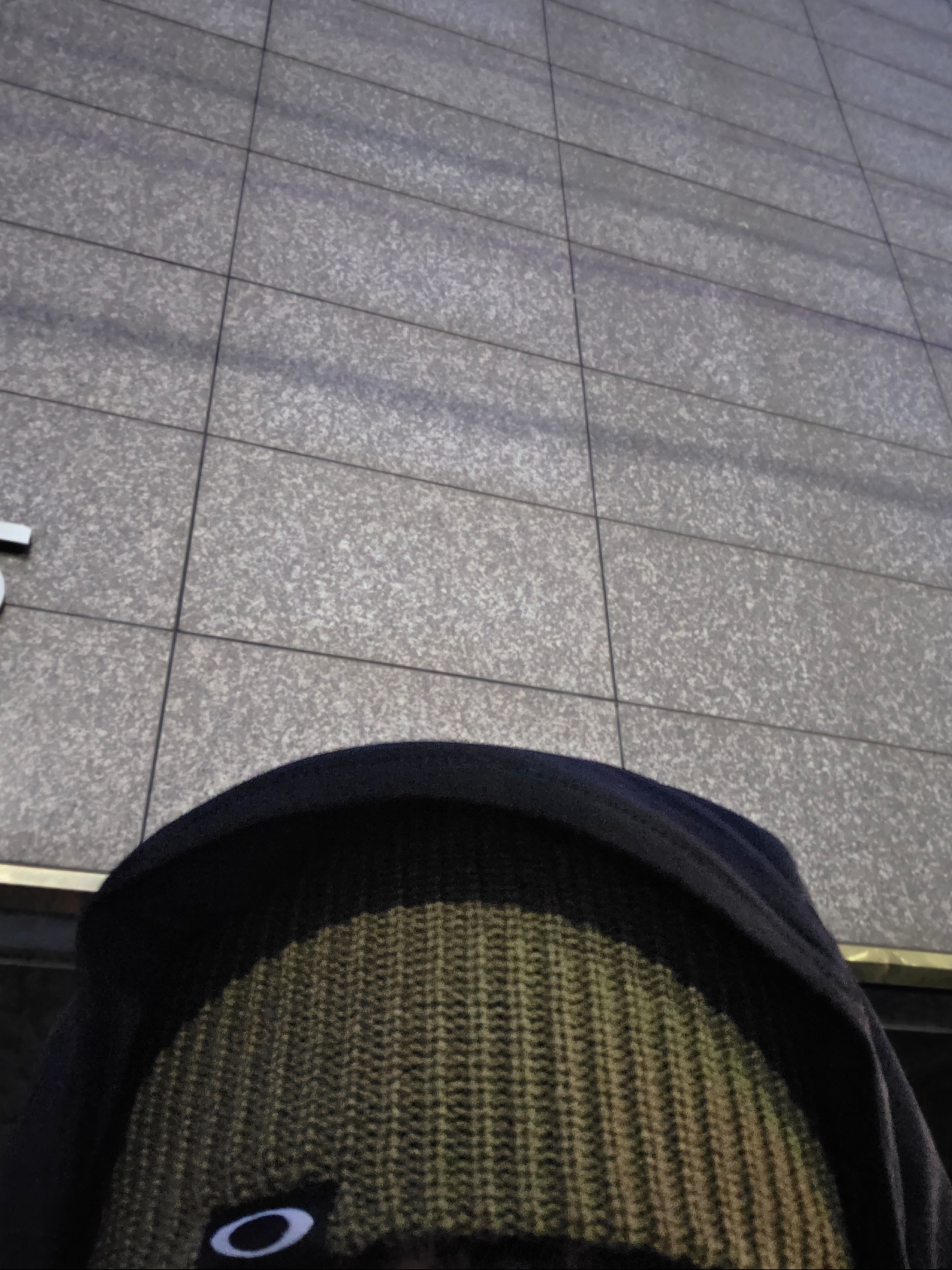Oakley Session Beanie Army Green 착용 스타일