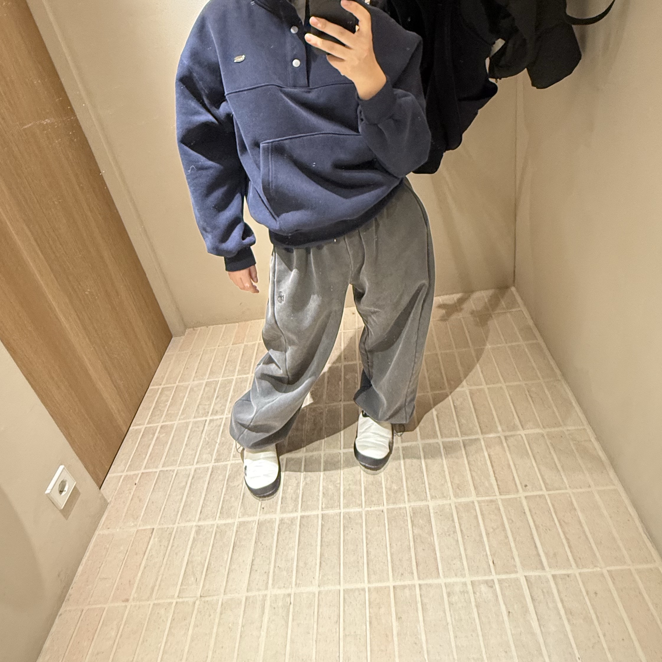 The North Face Nuptse Mule White 착용 스타일