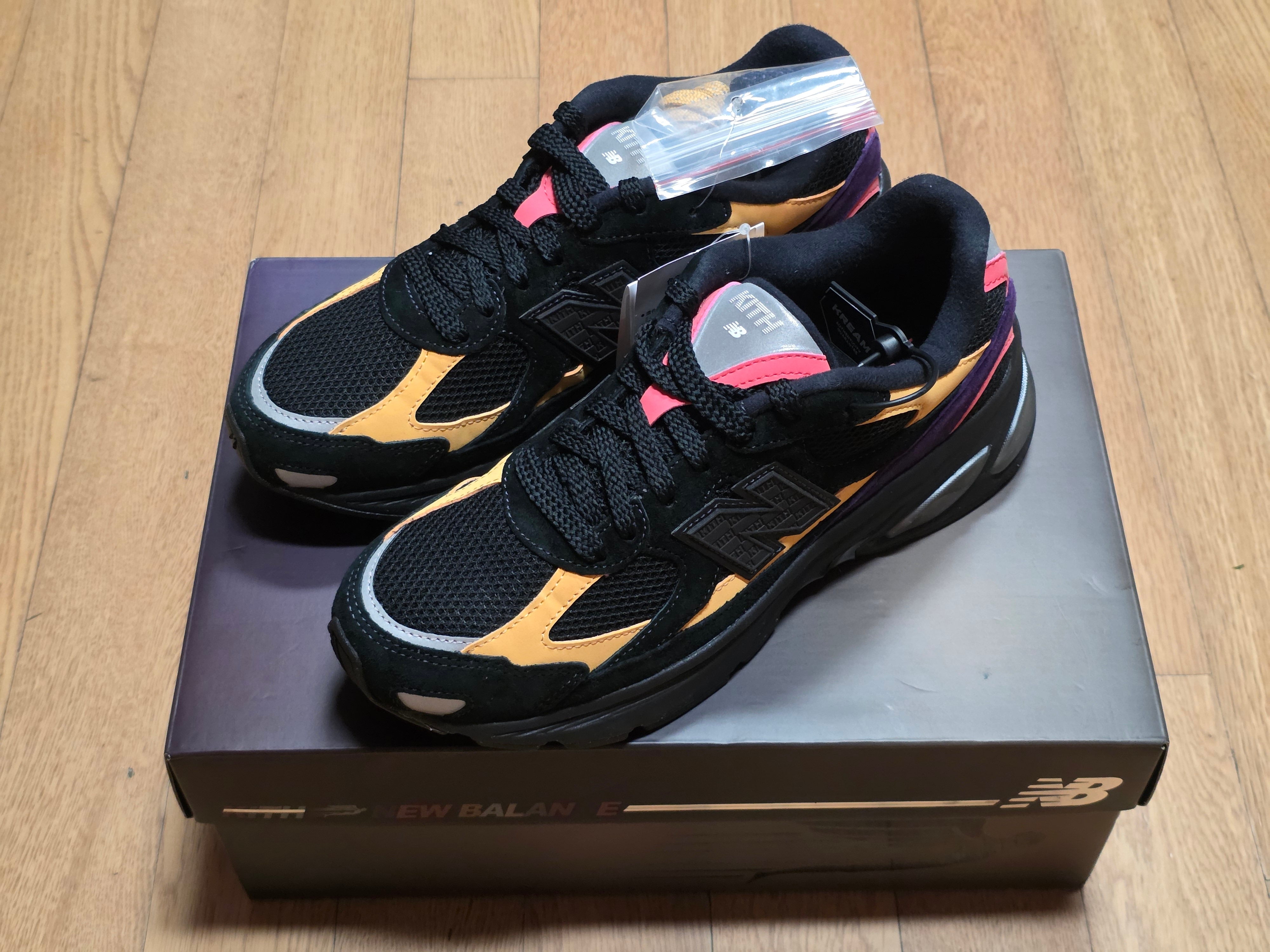 New Balance x Ronnie Fieg 2010 Abzorb Black Yellow 착용 스타일 - 2