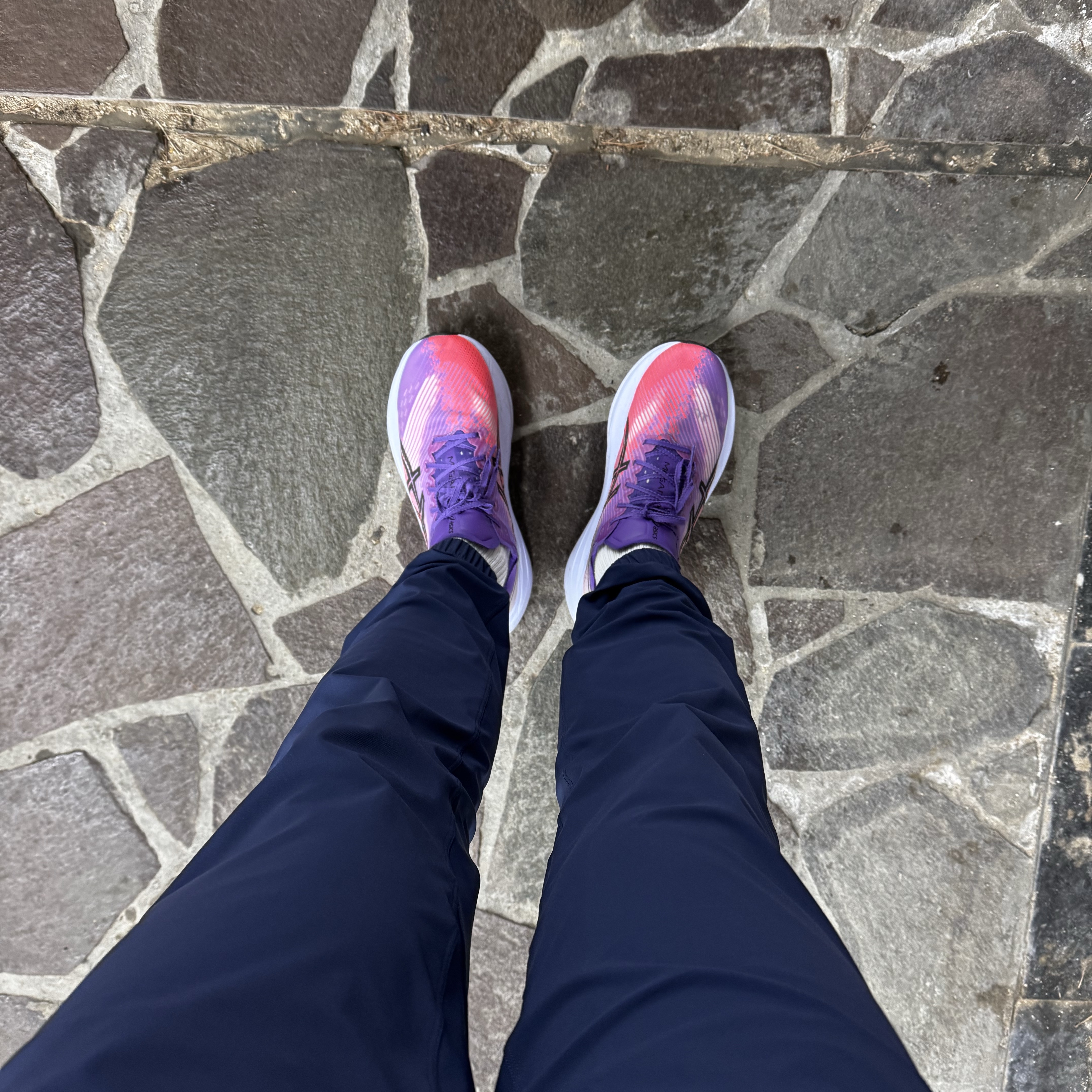 Asics Megablast Edo Purple Black 착용 스타일