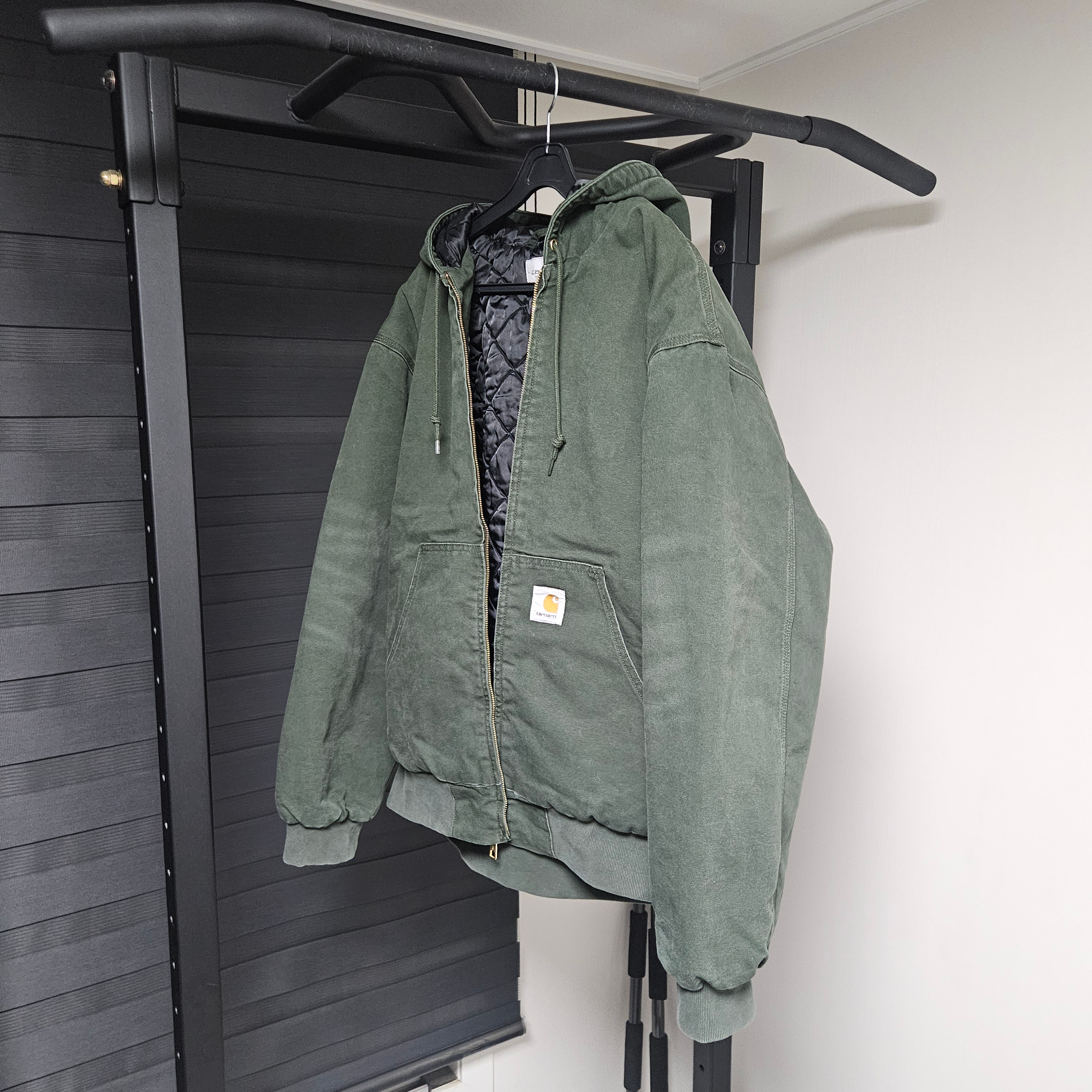 Carhartt WIP OG Active Jacket Olive Stone Canvas 착용 스타일 - 2