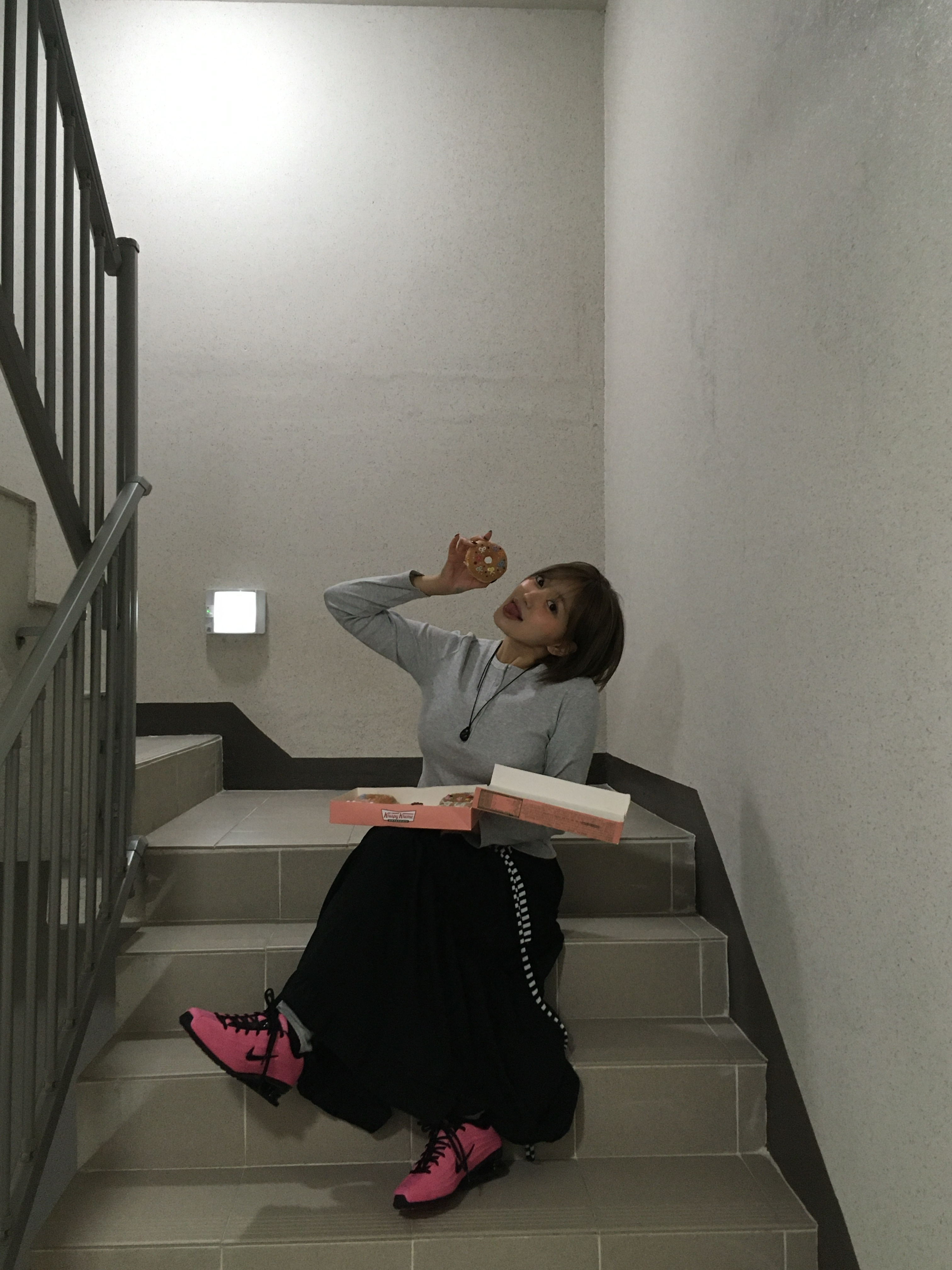(W) Nike Shox Z Pinksicle Black 착용 스타일 - 4