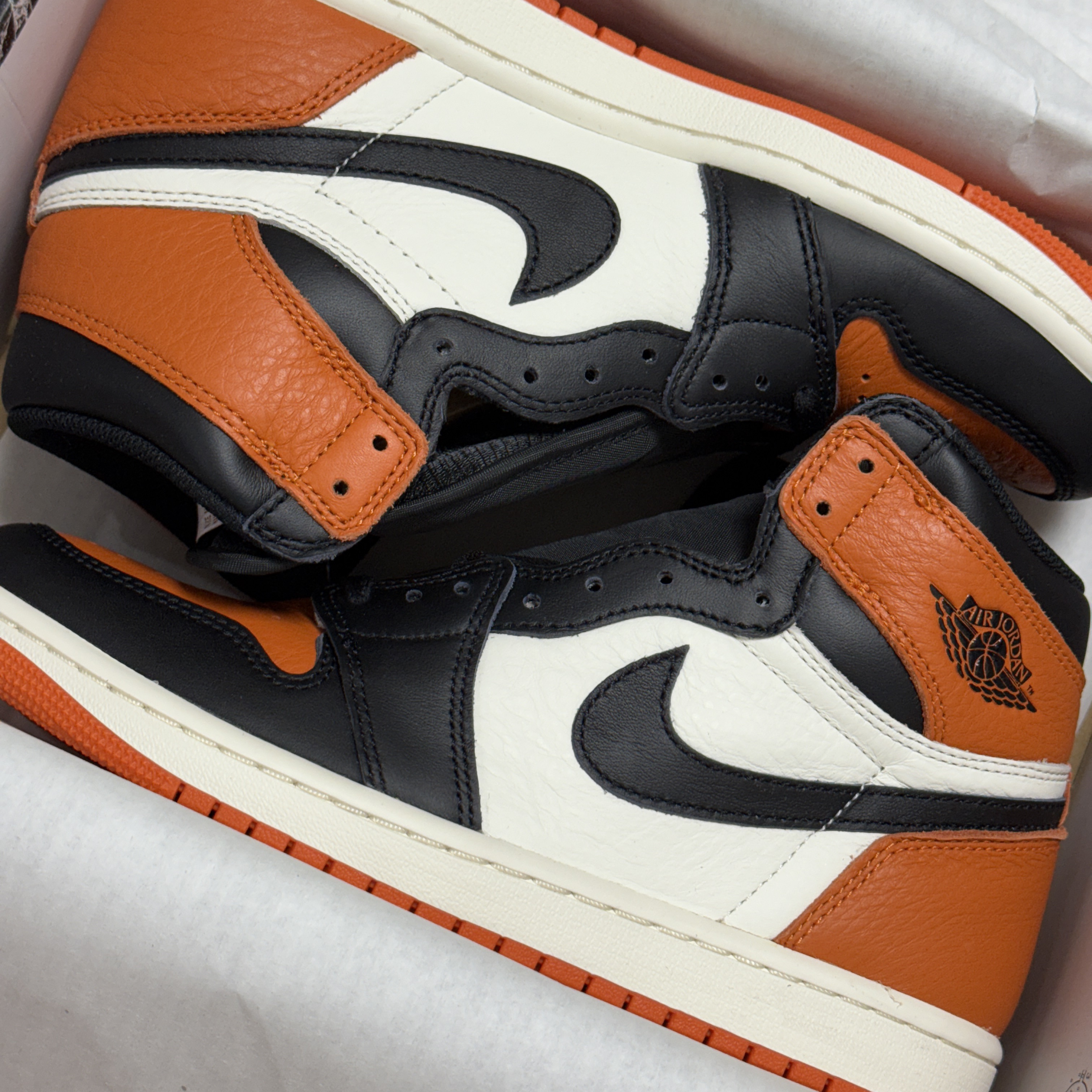 Jordan 1 Retro High OG Shattered Backboard 착용 스타일