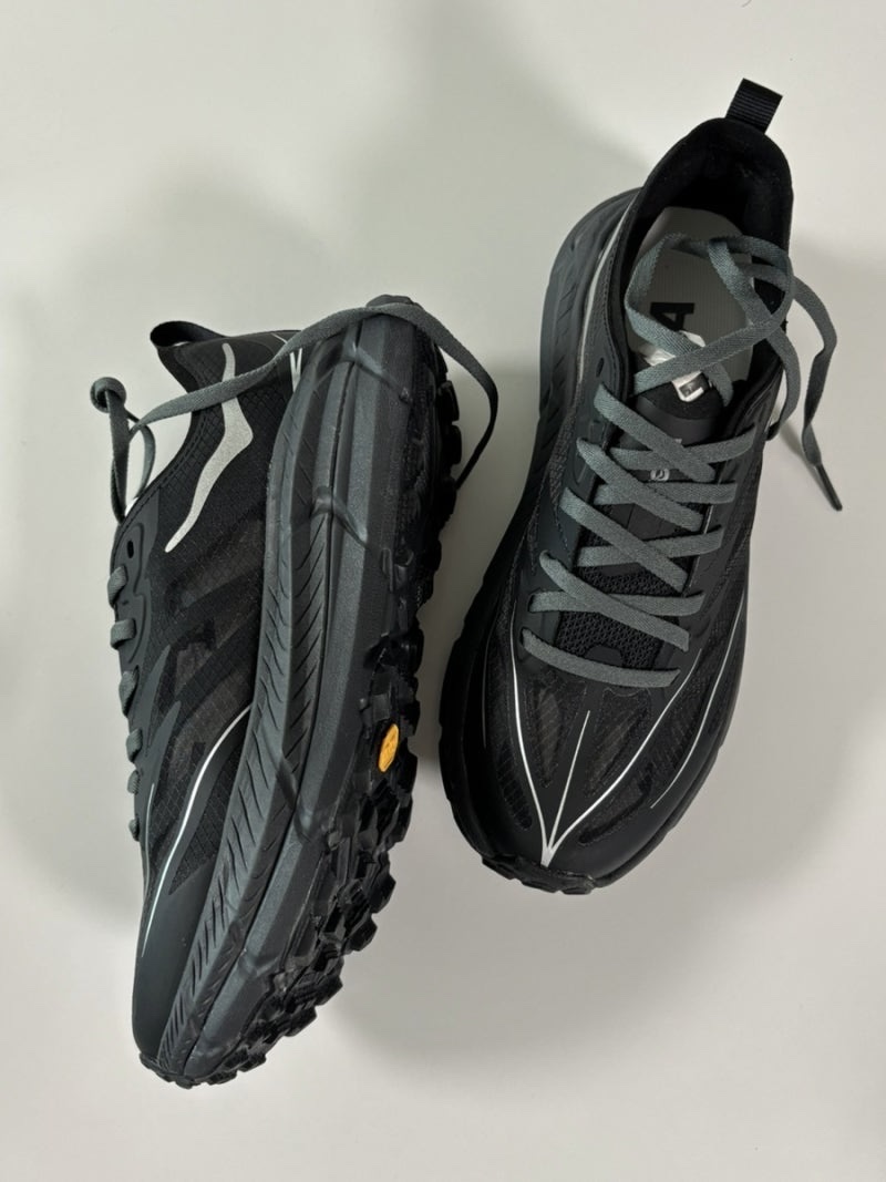 Hoka Mafate Speed 4 Lite Black Outer Orbit 착용 스타일 - 1