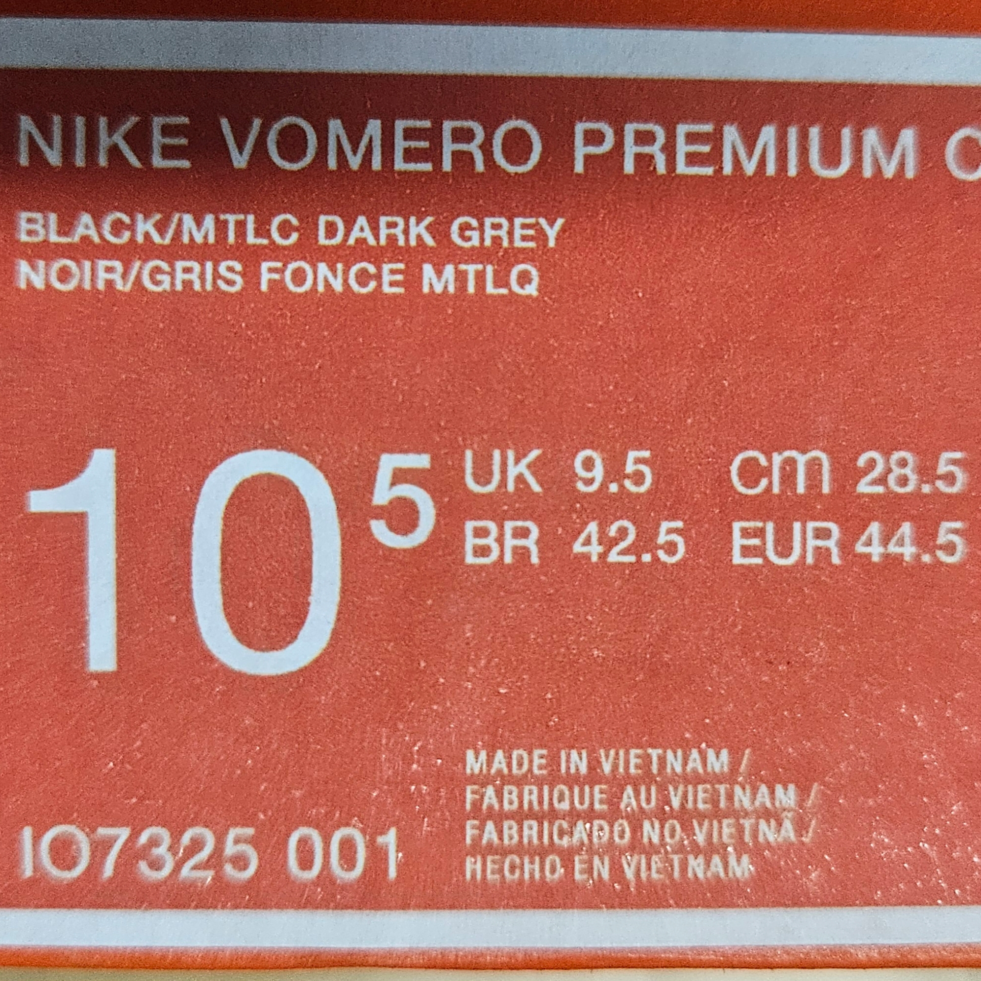 Nike Vomero Premium Black Dark Smoke Grey 착용 스타일 - 2