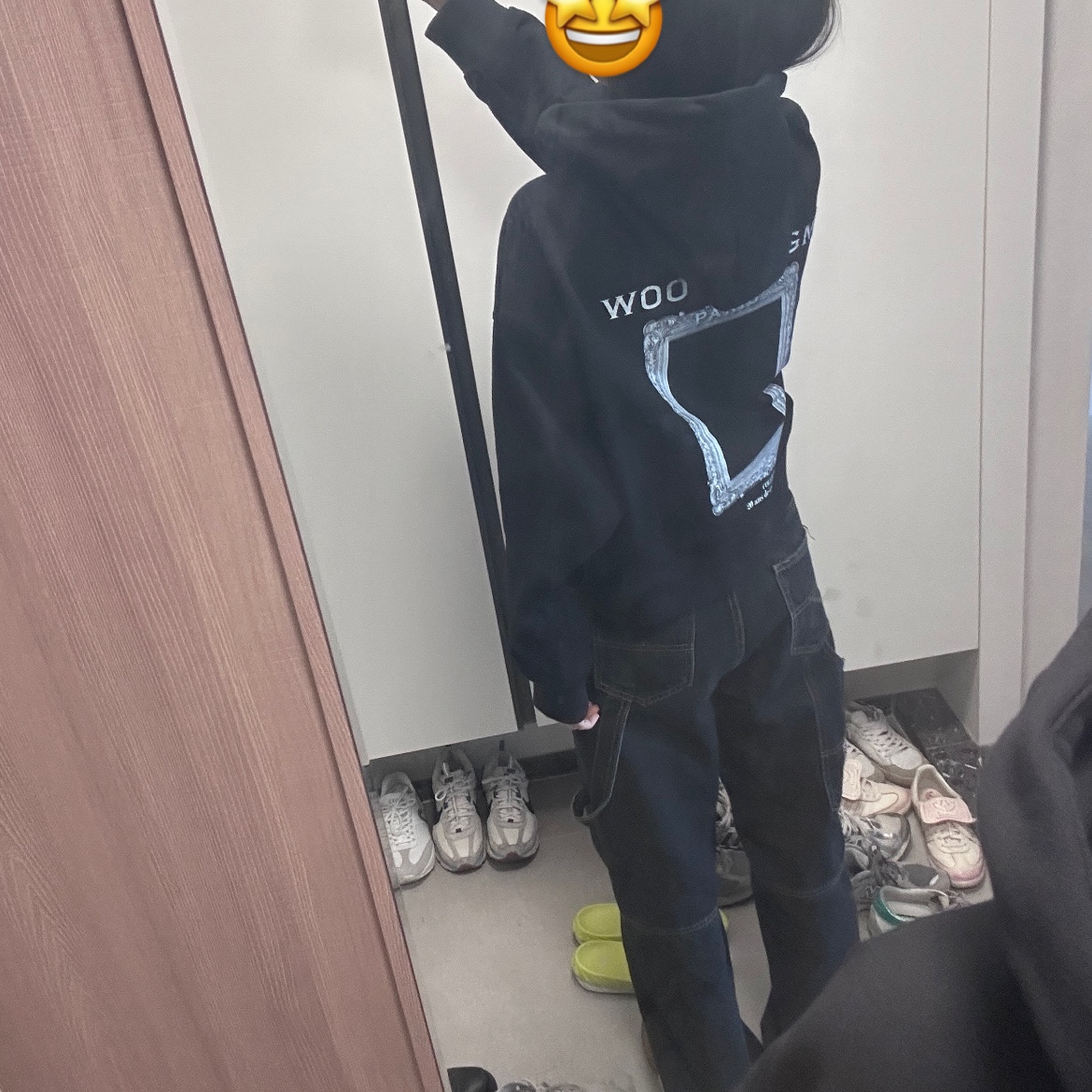 Wooyoungmi Frame Back Logo Hooded Sweatshirt Black - 23SS 착용 스타일 - 1
