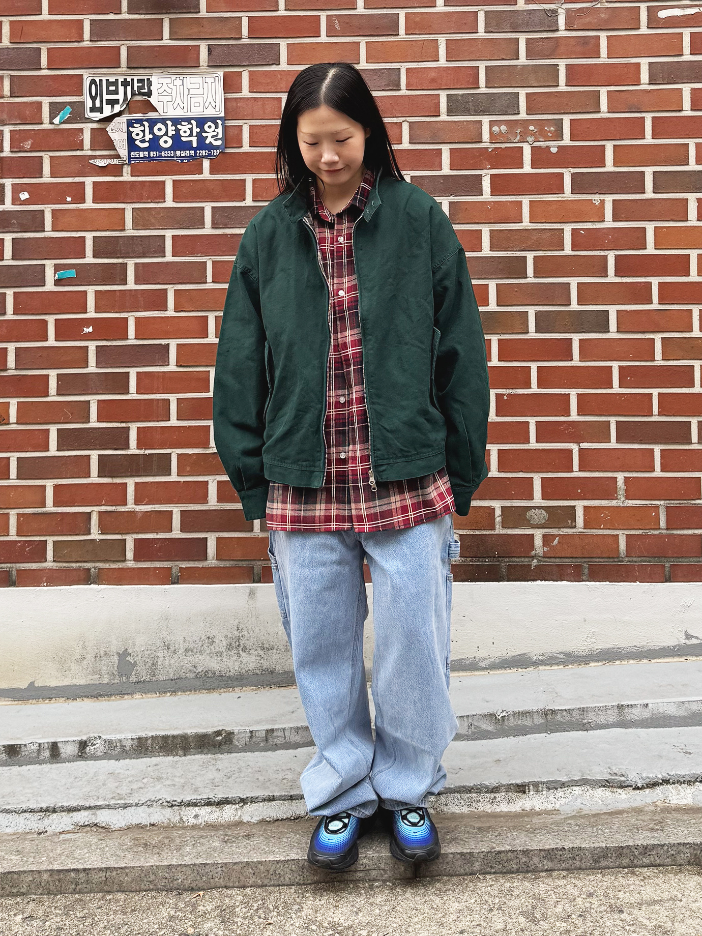 QT8 GARMENTS TL Washed Oxford Harrington Jacket Dark Green, QT8 GARMENTS Rustic Core Flannel Check Shirt Red 착용 스타일 - 1