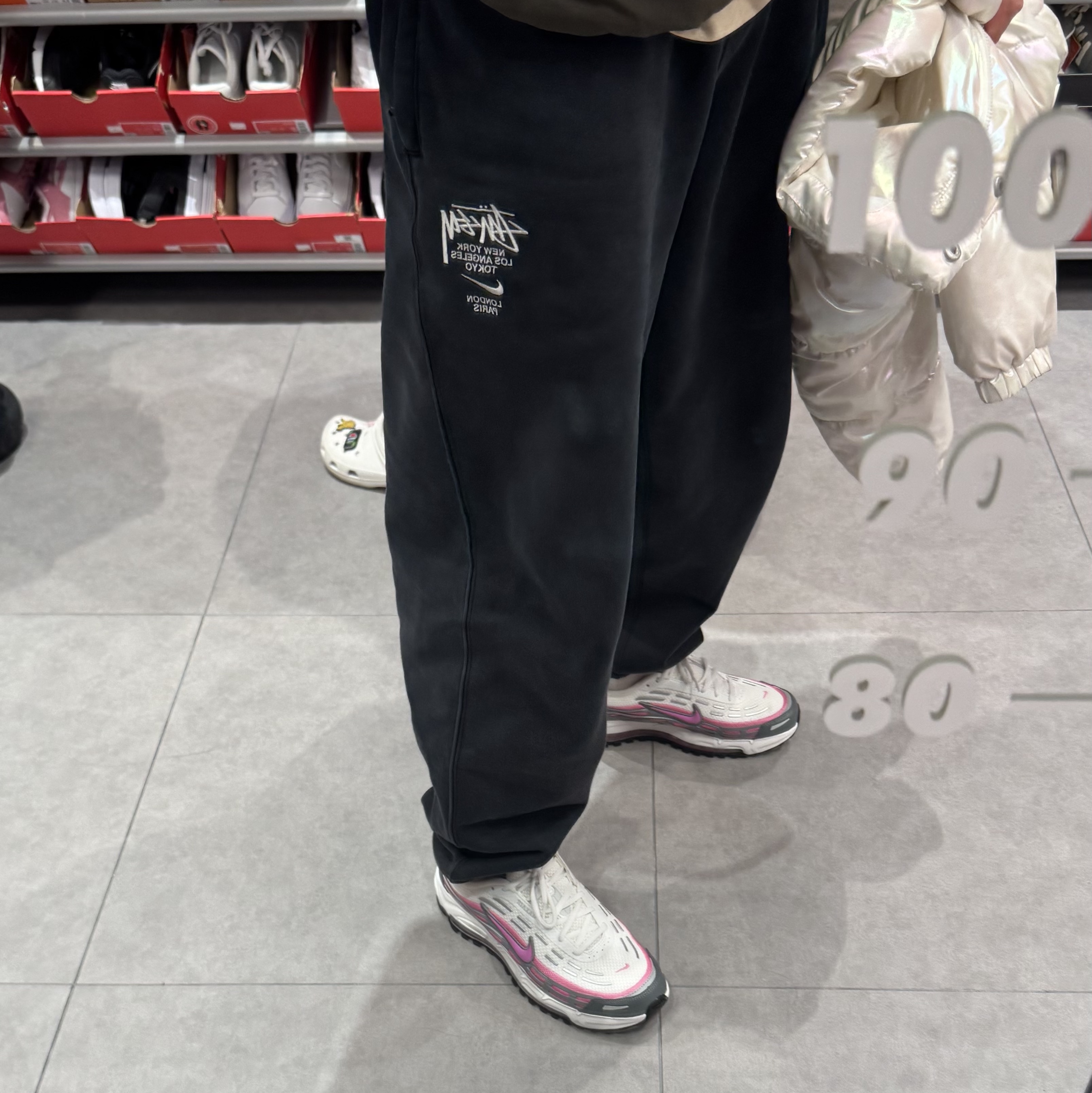 Nike Air Max TL 2.5 Smoke Grey and Metallic Silver 착용 스타일 - 1