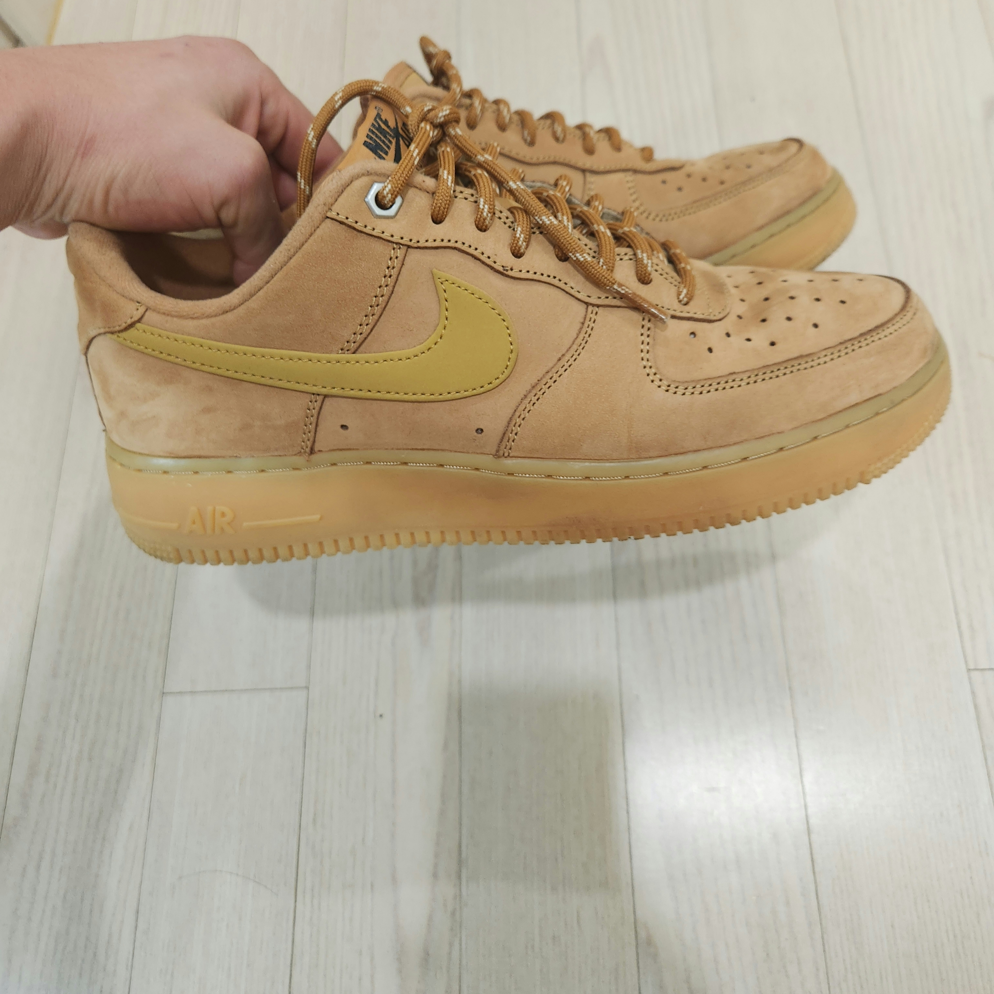 Nike Air Force 1 '07 WB Flax 착용 스타일