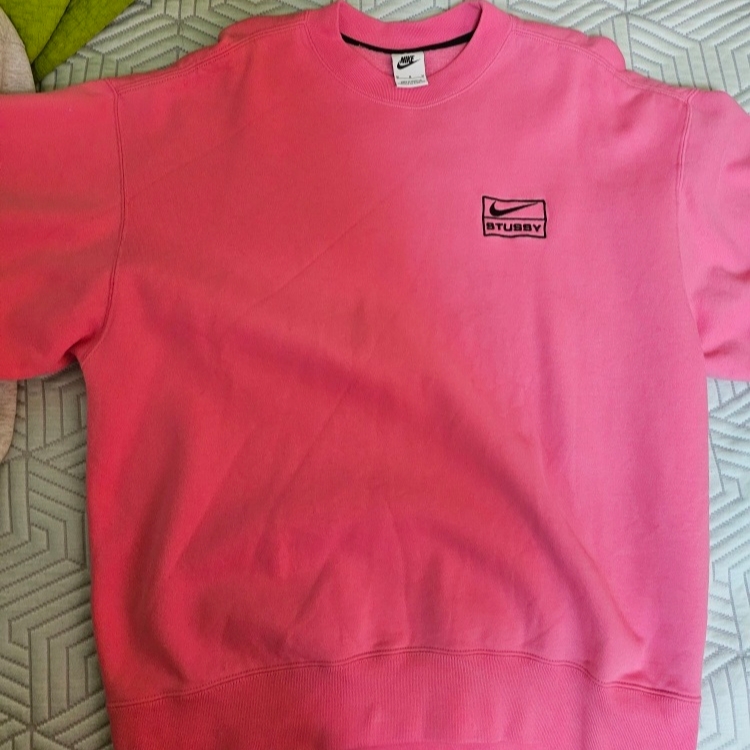 Nike x Stussy NRG Washed Fleece Crewneck Lotus PInk 착용 스타일 - 1