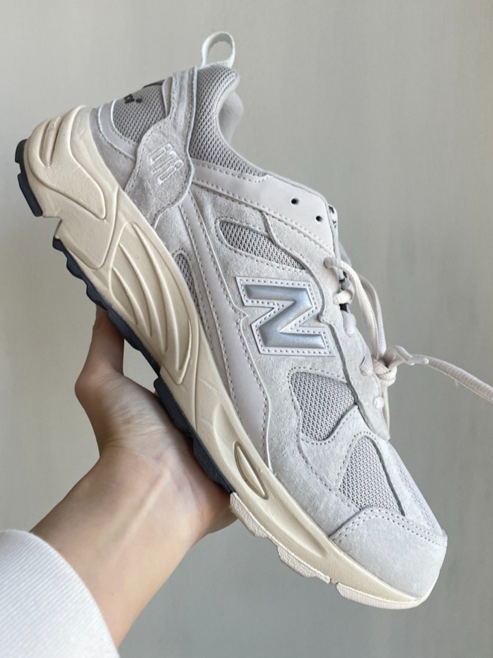 New Balance 878 Light Gray 착용 스타일