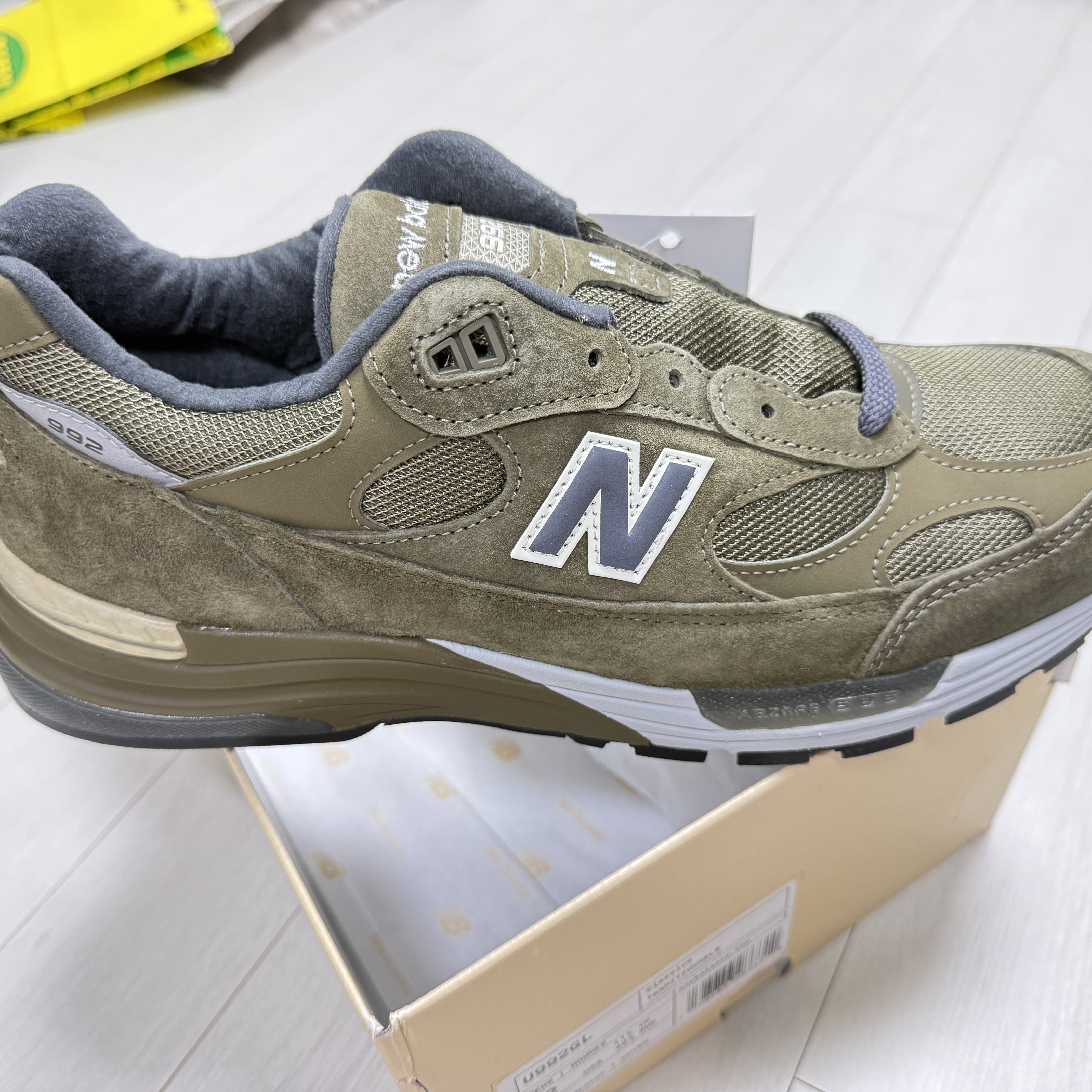 New Balance 992 Made in USA Dark Camo Covert Green - D Standard 착용 스타일