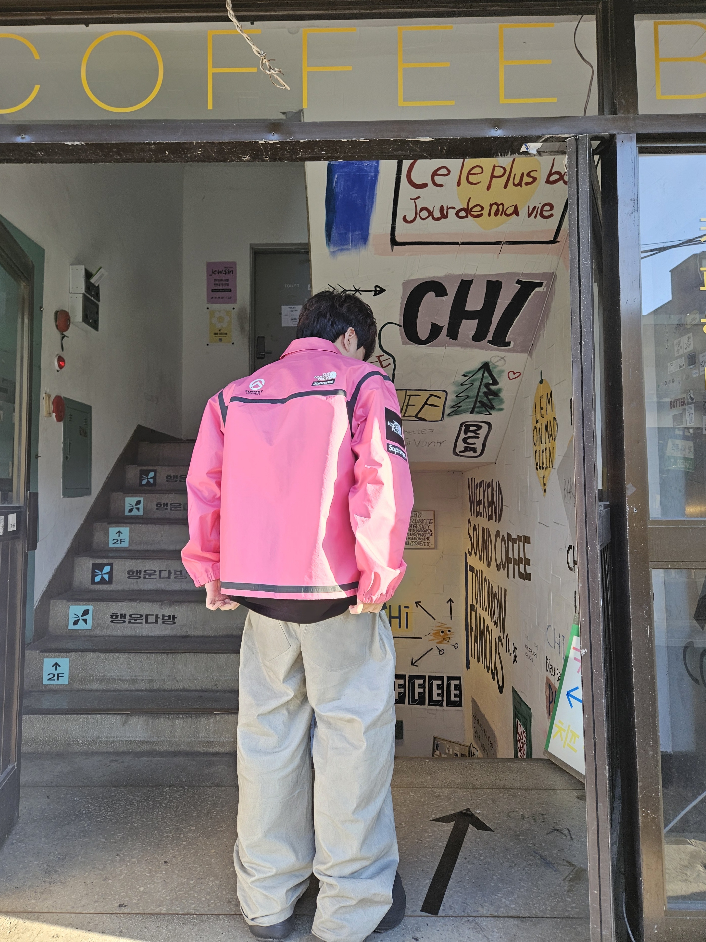 Supreme x The North Face Summit Series Outer Tape Seam Coaches Jacket Pink - 21SS 착용 스타일