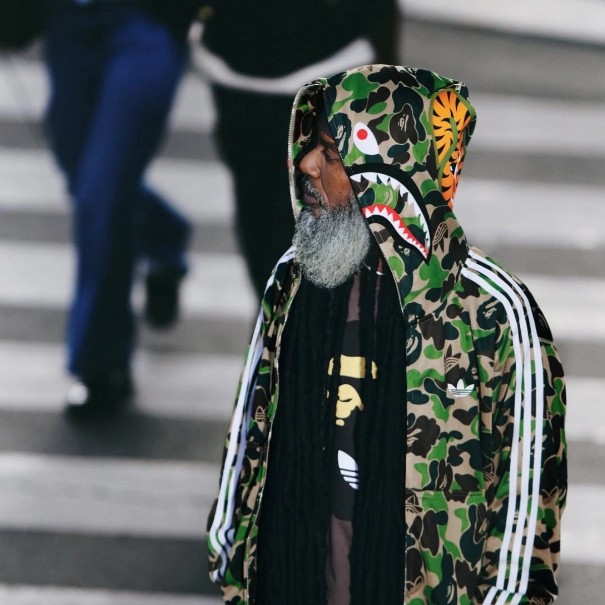 Adidas x BAPE Shark Track Hoodie Jacket Crew Green - KR Sizing, Adidas x BAPE Short Sleeve T-Shirt Earth Strata - KR Sizing 착용 스타일