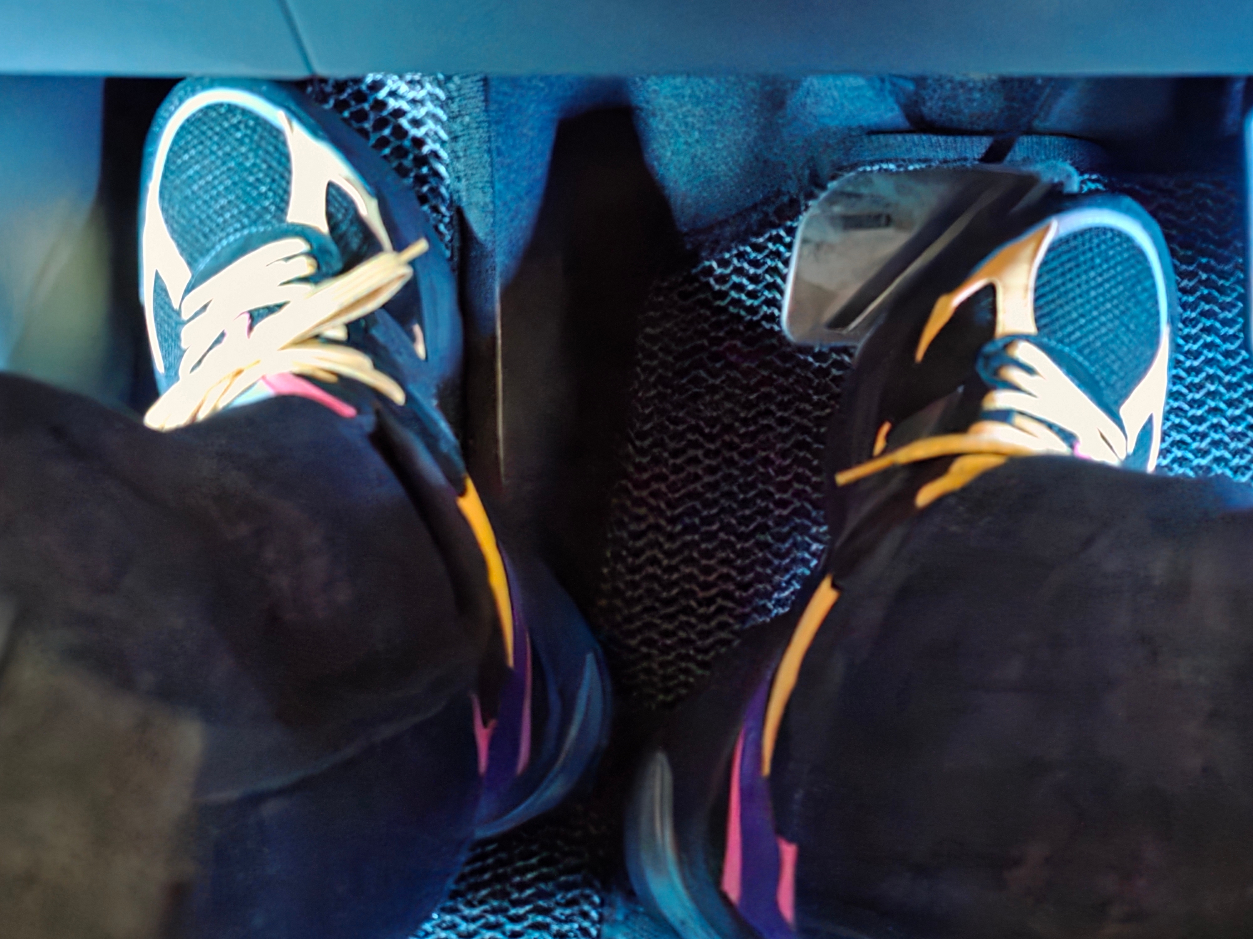 New Balance x Ronnie Fieg 2010 Abzorb Black Yellow 착용 스타일 - 5