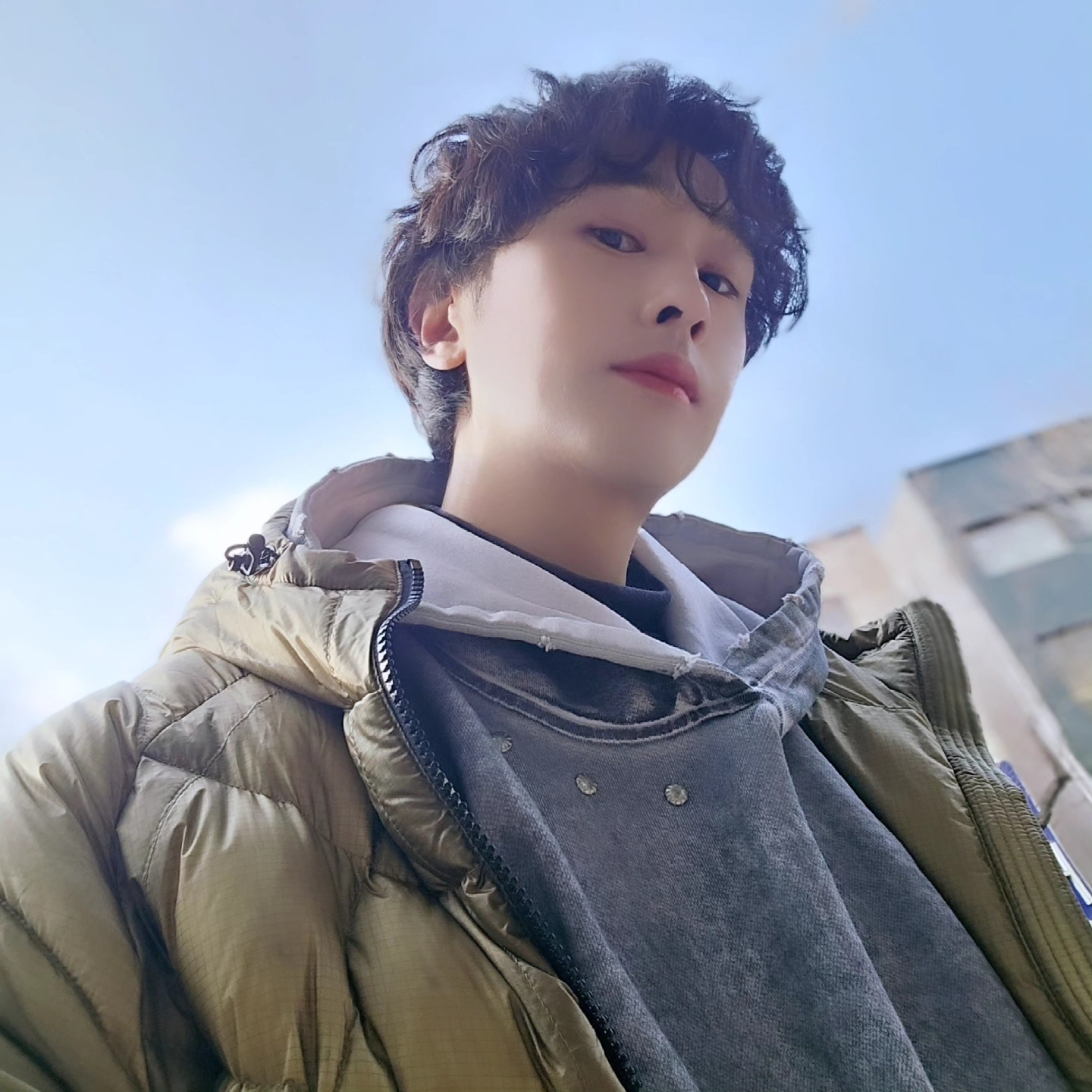 Flavorism Oversized Rivet Hoodie Dirty White 착용 스타일 - 2