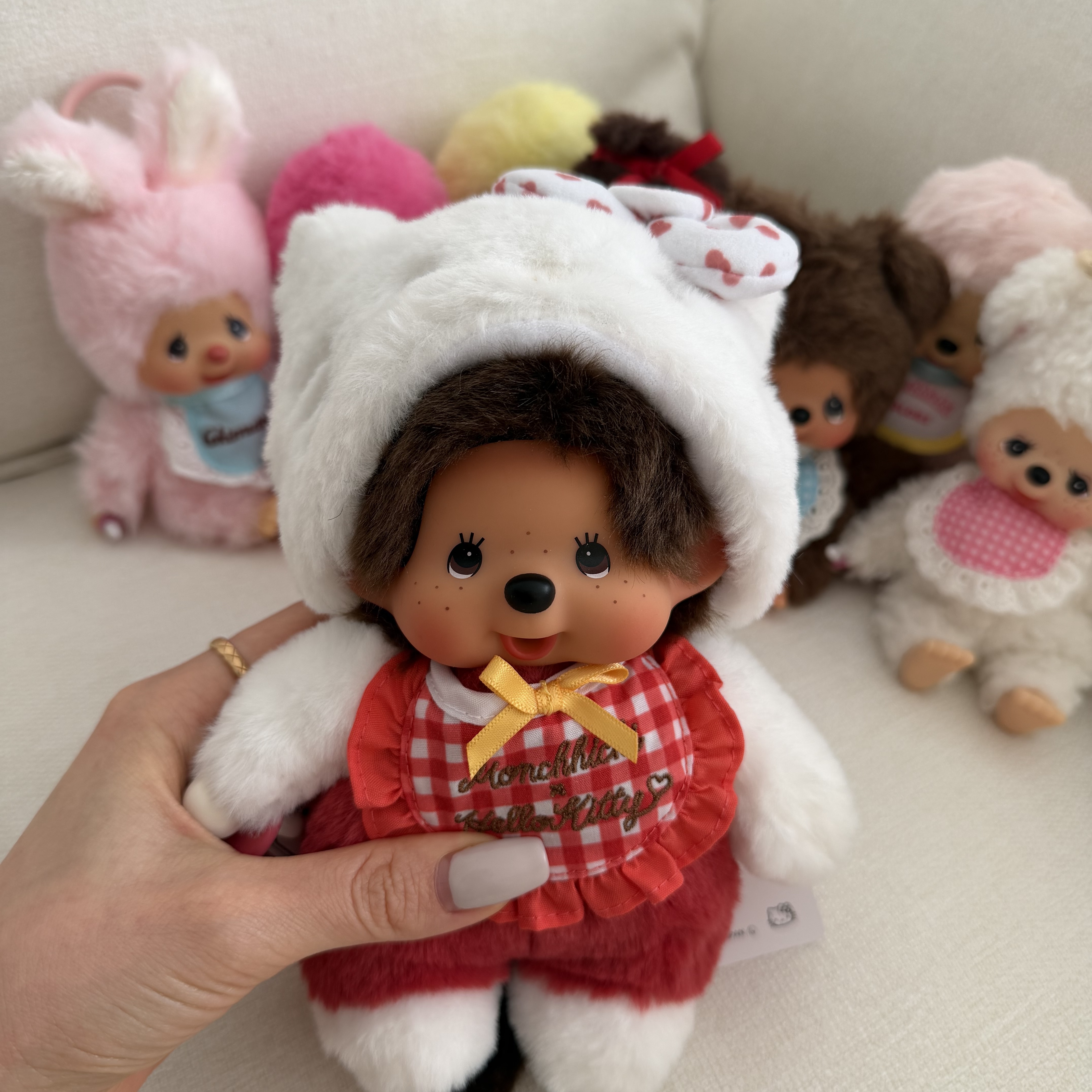 Monchhichi x Hello Kitty Gingham Check S Doll 착용 스타일