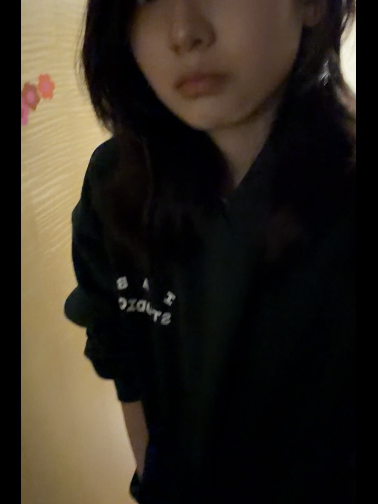 IAB Studio Hoodie Deep Green 착용 스타일 - 3