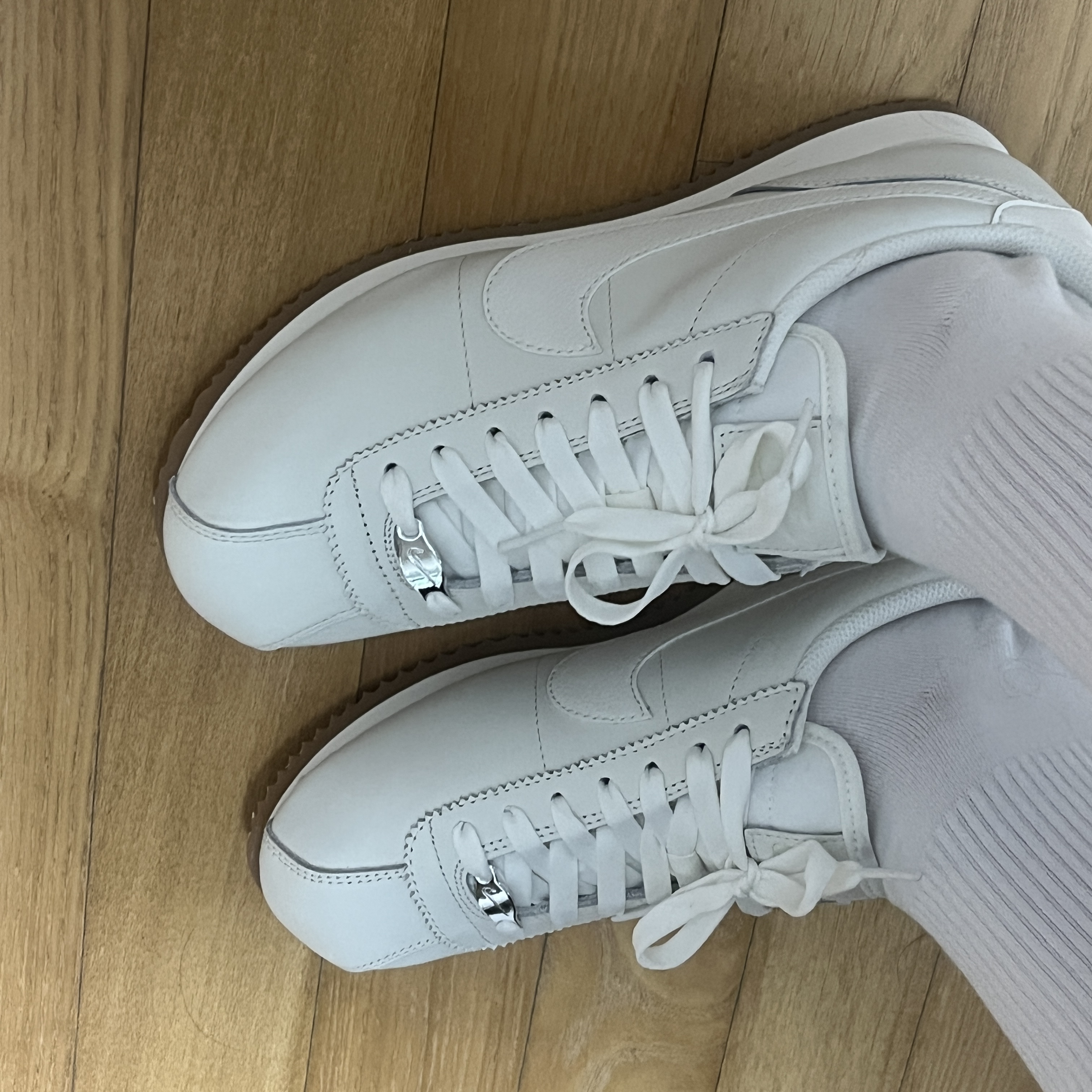 (W) Nike Cortez SE Sail 착용 스타일