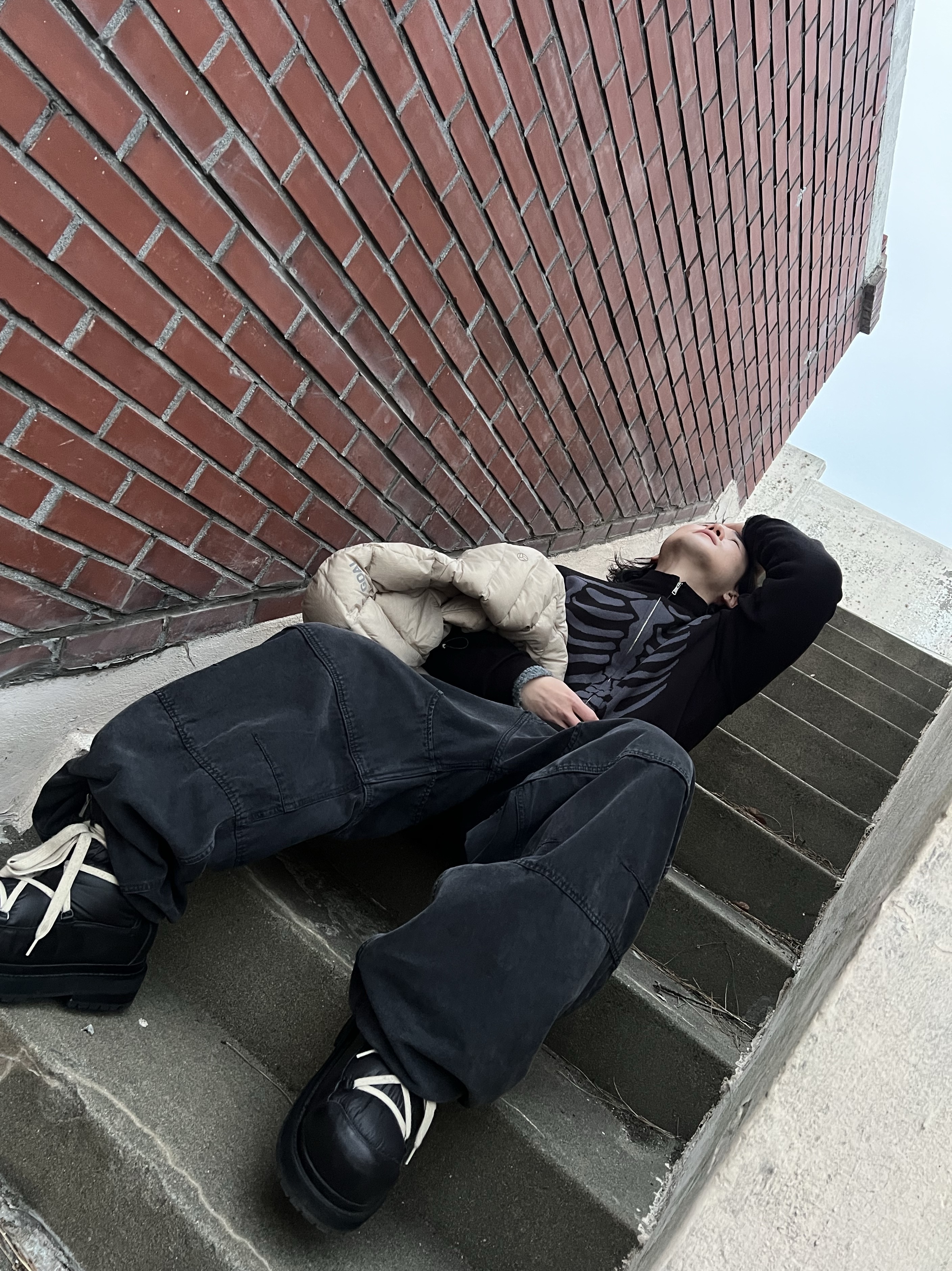 Nonnod Double knee cover pants Vintage black 착용 스타일 - 6