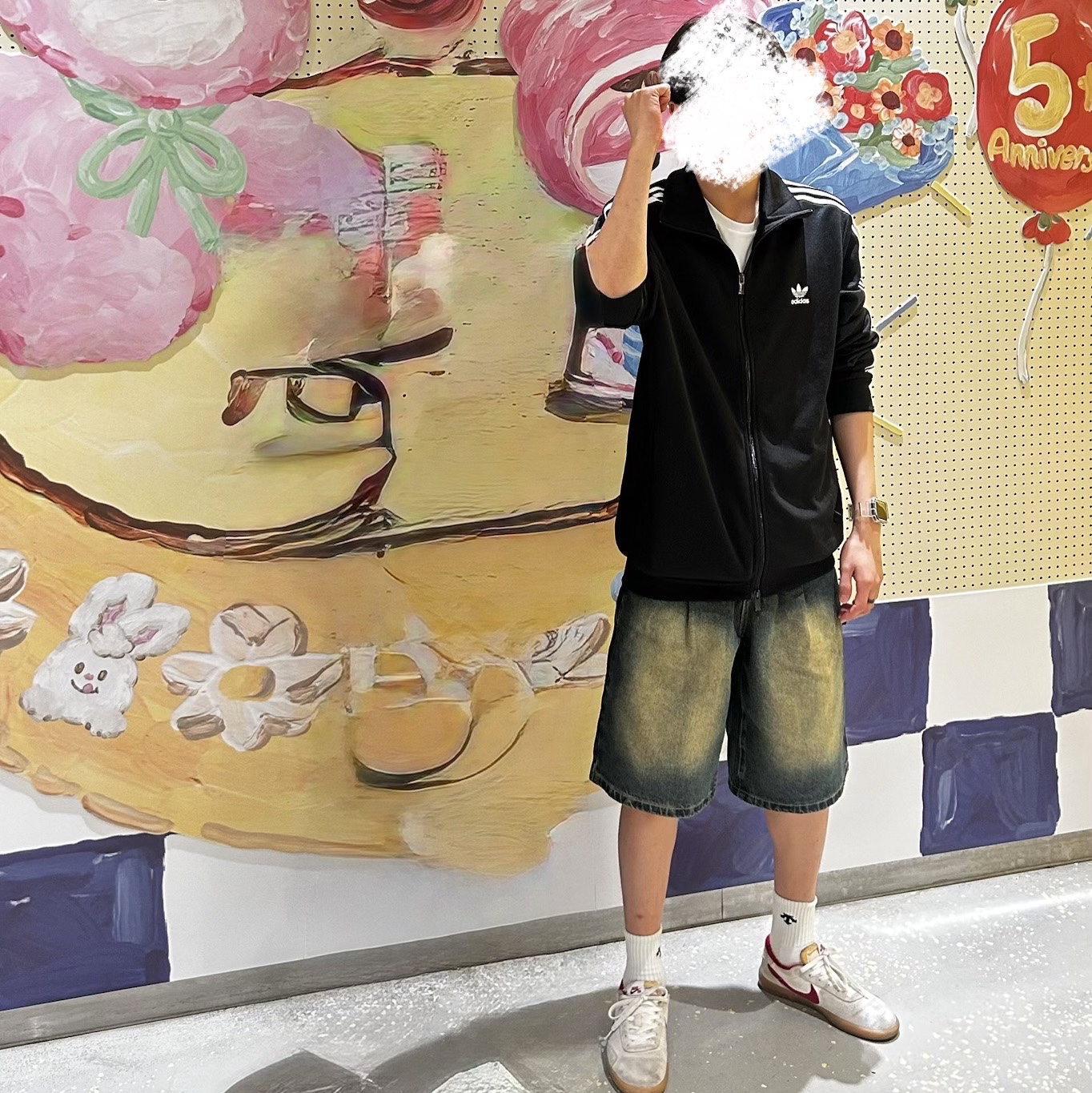 Adidas Adicolor Classics Firebird Track Top Black - KR Sizing, Uniqlo UT x One Piece Graphic T-Shirt A White - JP 착용 스타일