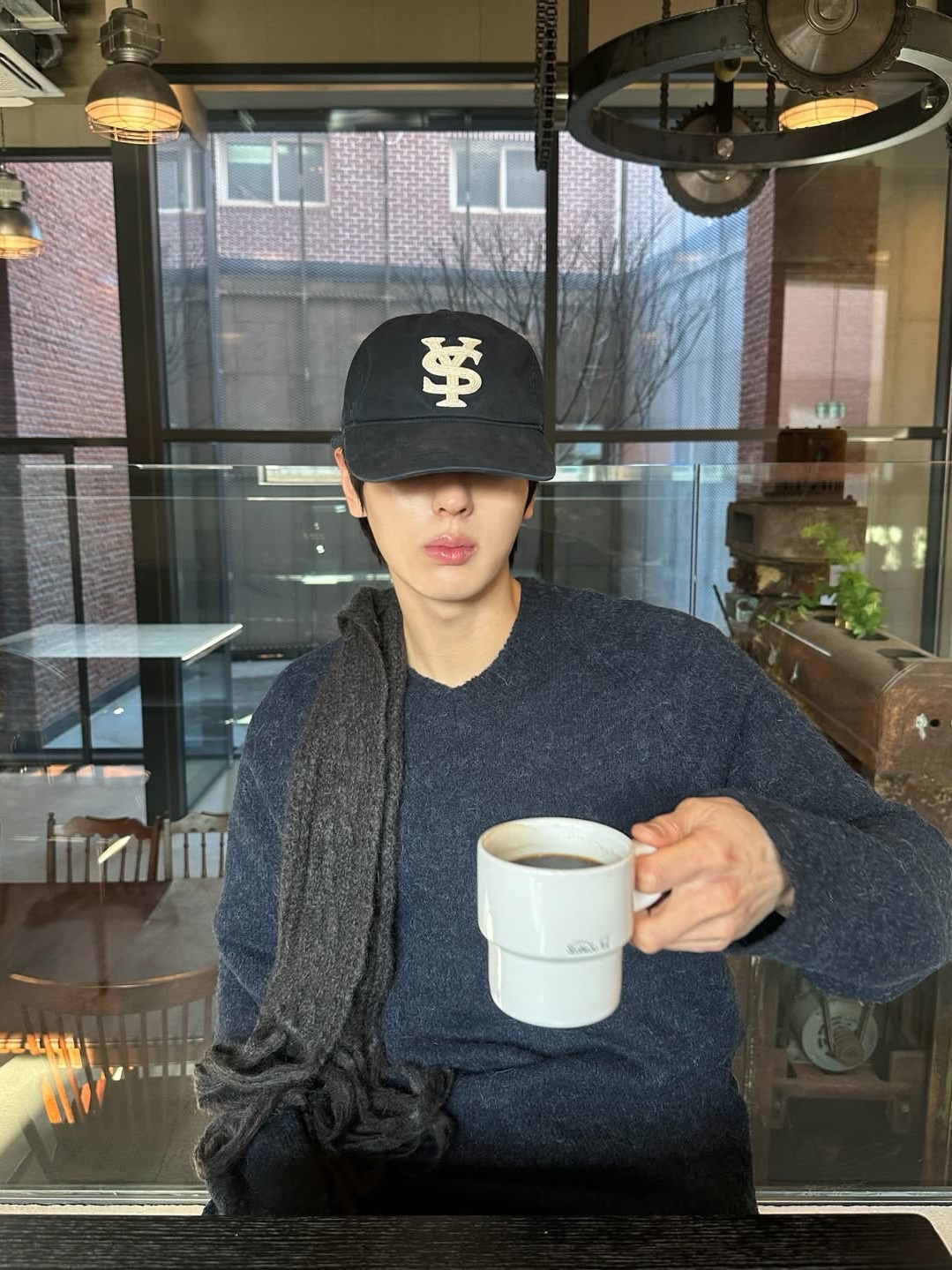 Sunday Ceremony Sy Logo 5 Panel Cotton Cap - Navy 착용 스타일 - 2