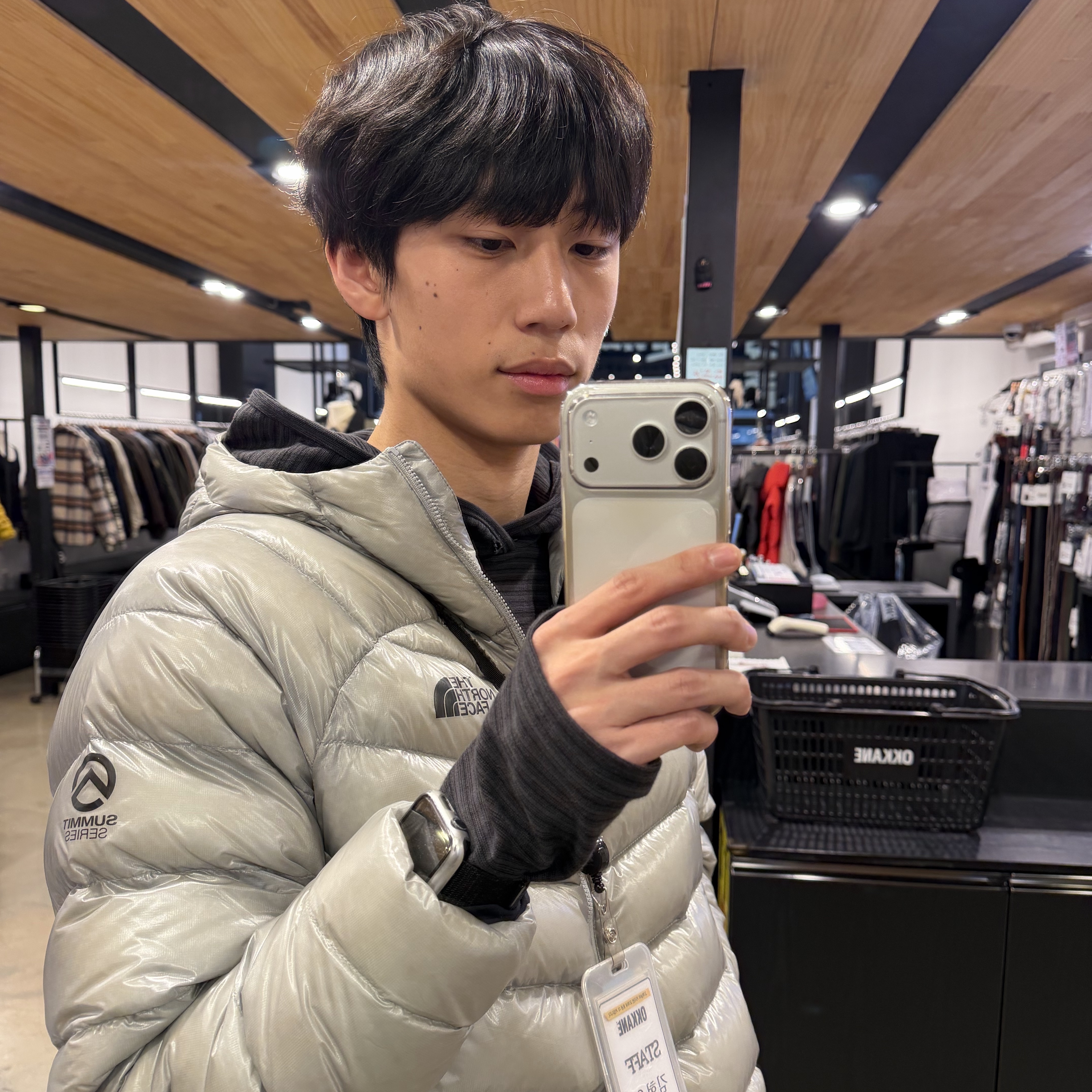 The North Face Summit Mattehorn RDS Down Jacket Light Gray, Dr. Martens Reeder Wyoming Leather Utility Shoes Black 착용 스타일 - 1