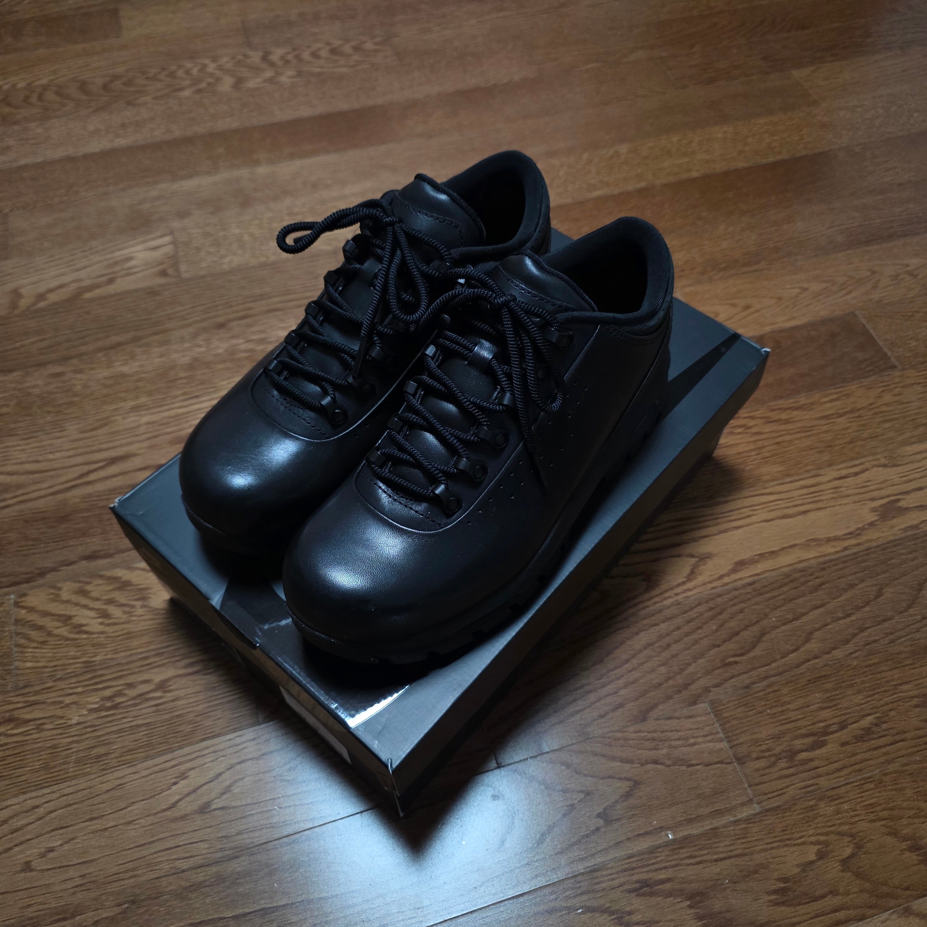 Nike Air Max Goadome Low Black Anthracite 착용 스타일